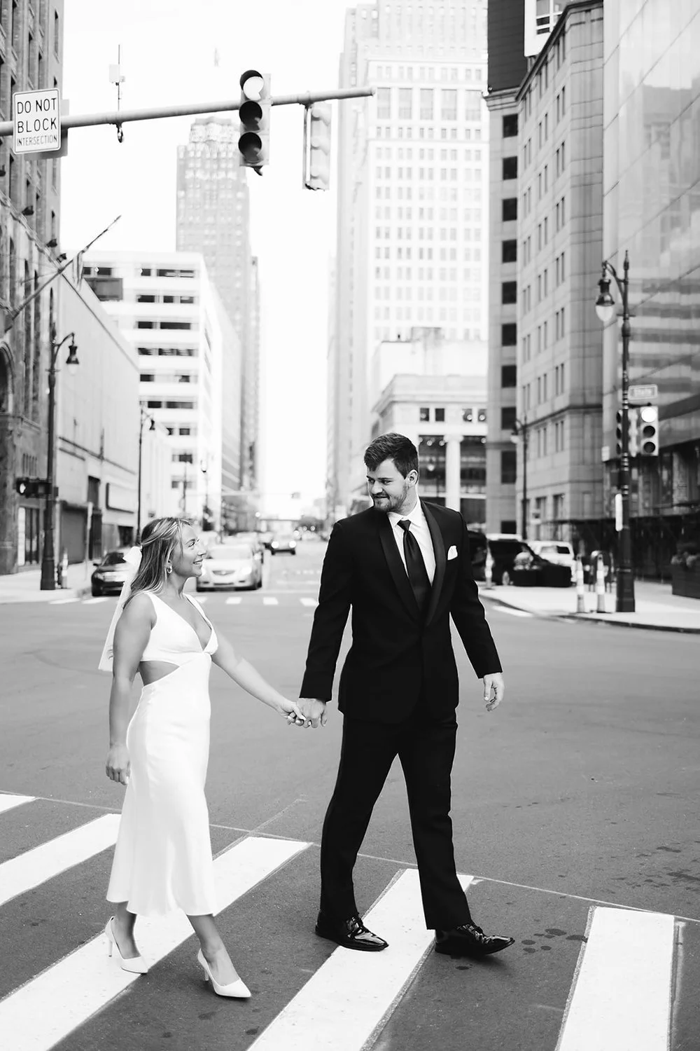 5 Detroit Locations For Engagement Photos