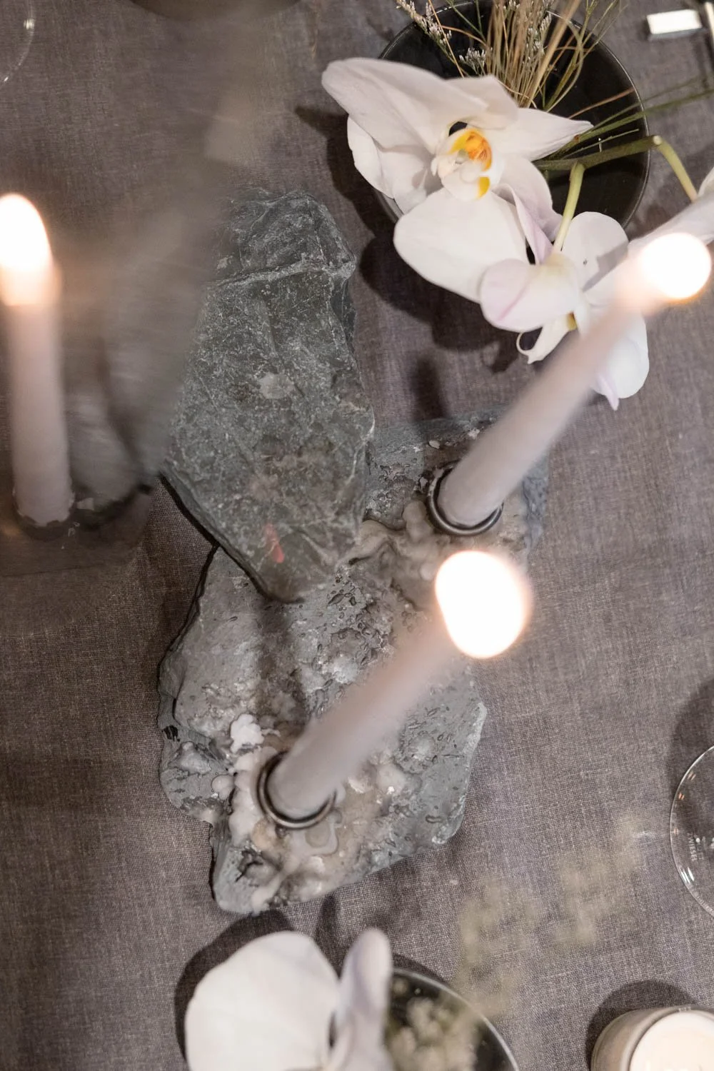 13desert-inspired-winter-corporate-tablescape.jpg