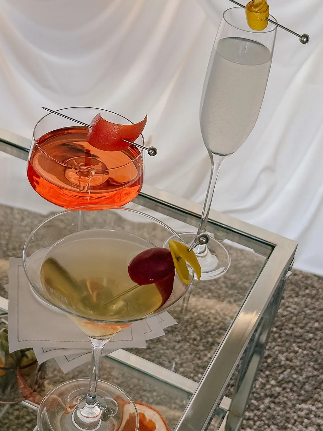 A love language: dirty martinis.
Custom &ldquo;tini&rdquo; cart included.

#daniellefrankel #weddingdesign #weddings #weddingvenue #partyplanners 

Planning &amp; Design: @mandymarieevents
Venue: @davidwrighthouse
Photography: @mashaida.co
Cinematogr