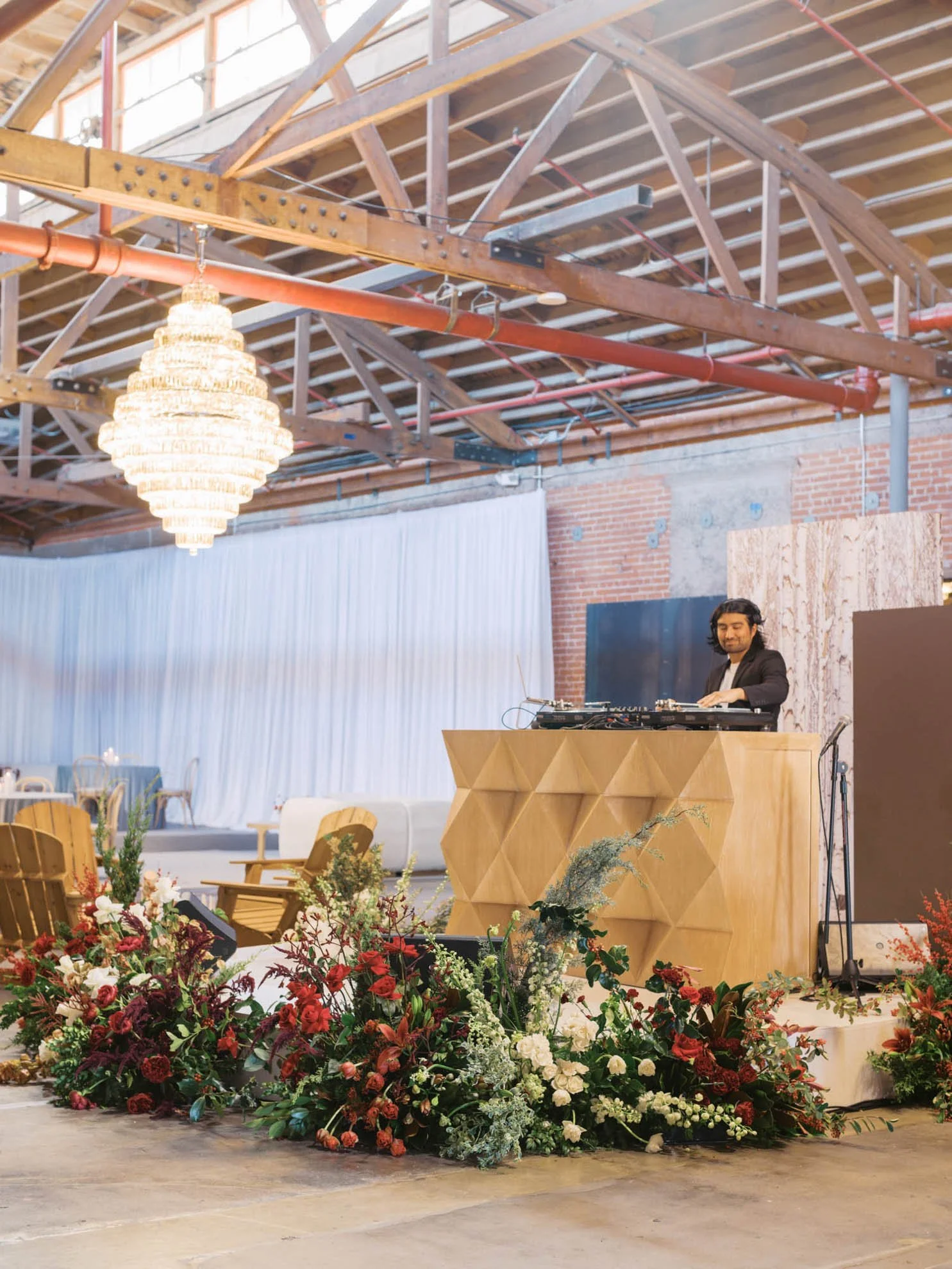 7.3styled-dj-setup-floral-installation.jpg