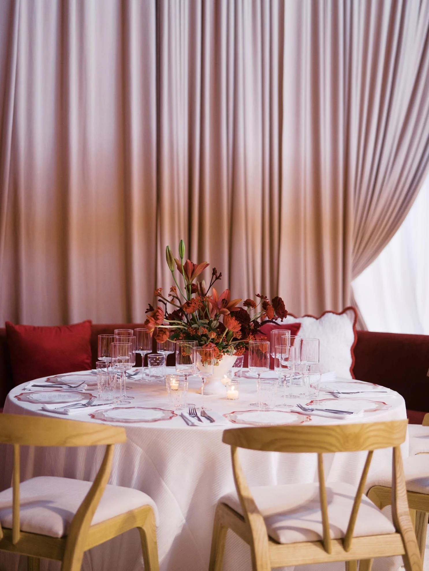 14red-banquette-seating-event-table.jpg