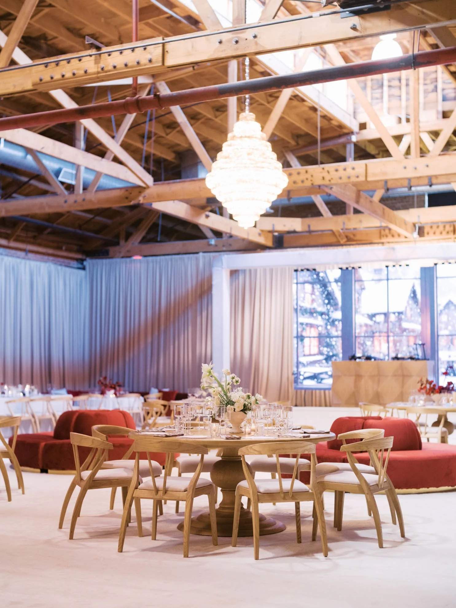 20ballroom-dining-and-lounge-design.jpg