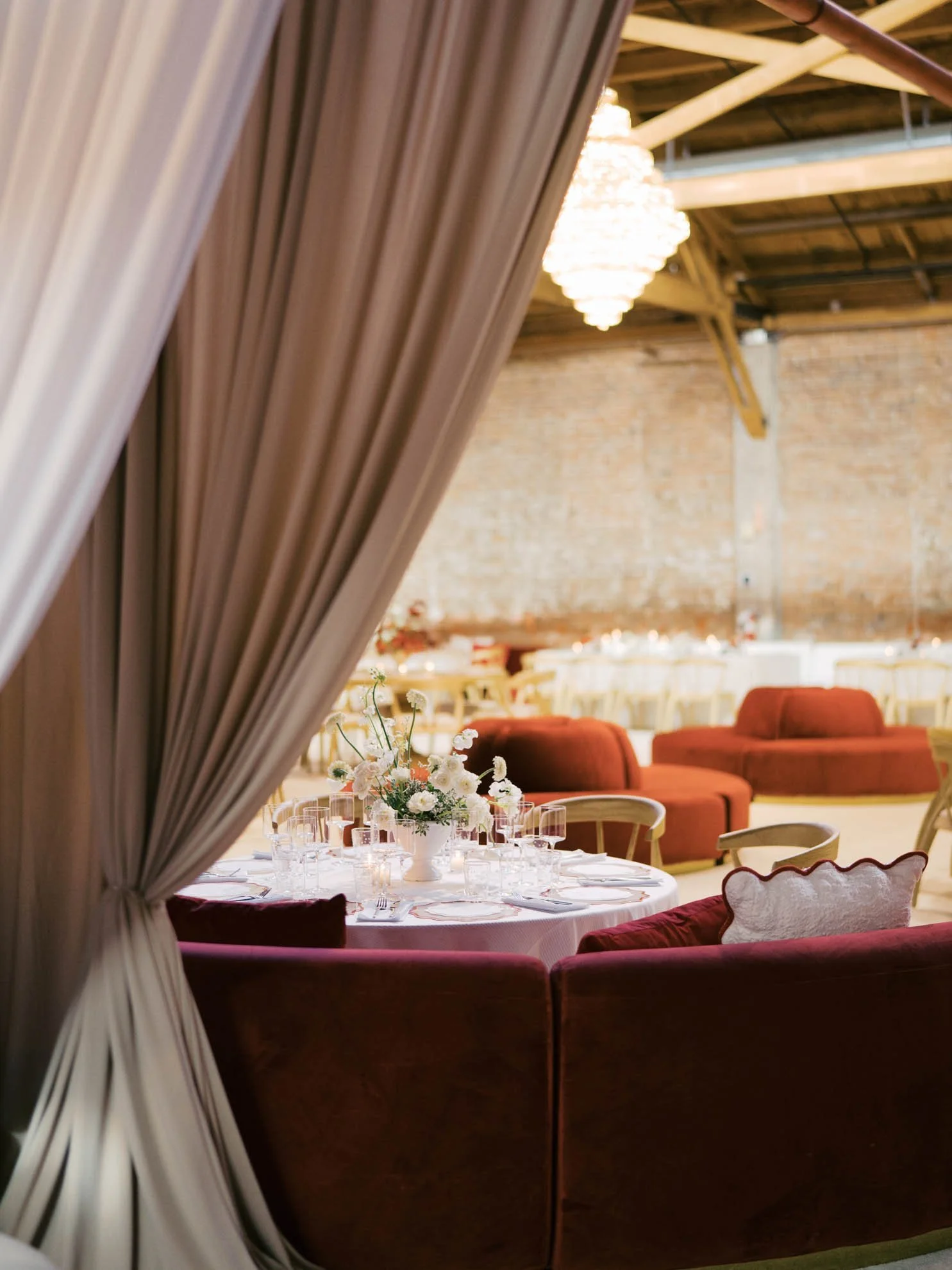 22styled-ballroom-through-soft-draping.jpg