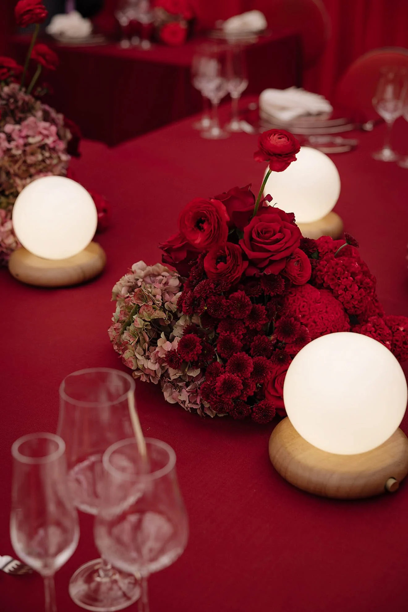 29 MandyMarieEvents-MidCenturyModernWeddingInspoTaliesinWest-Fall2025-MASHAIDA-298.jpg