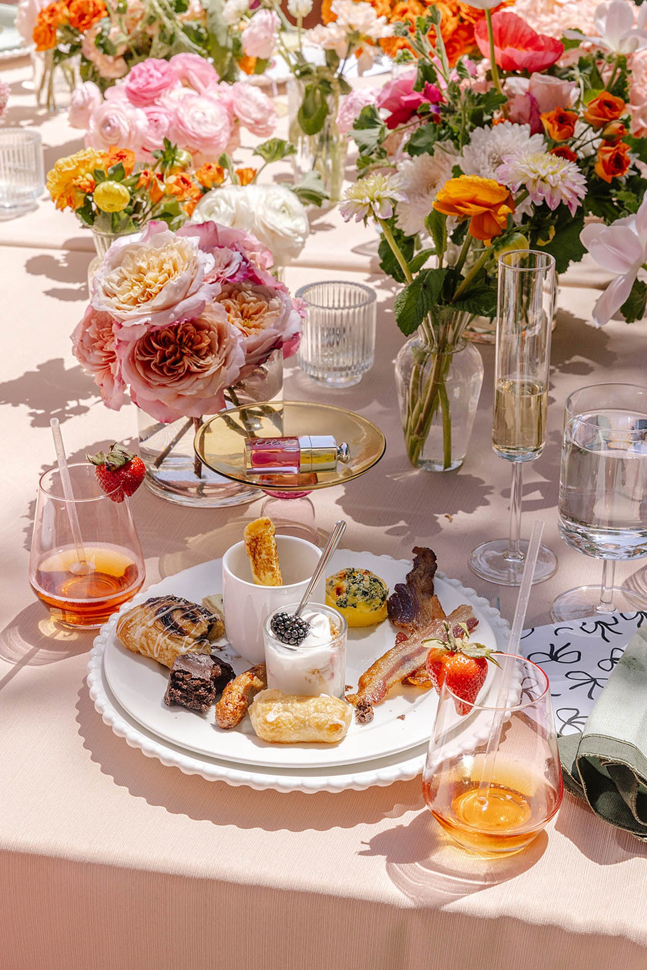 36.wedding-brunch-table-decor.jpg