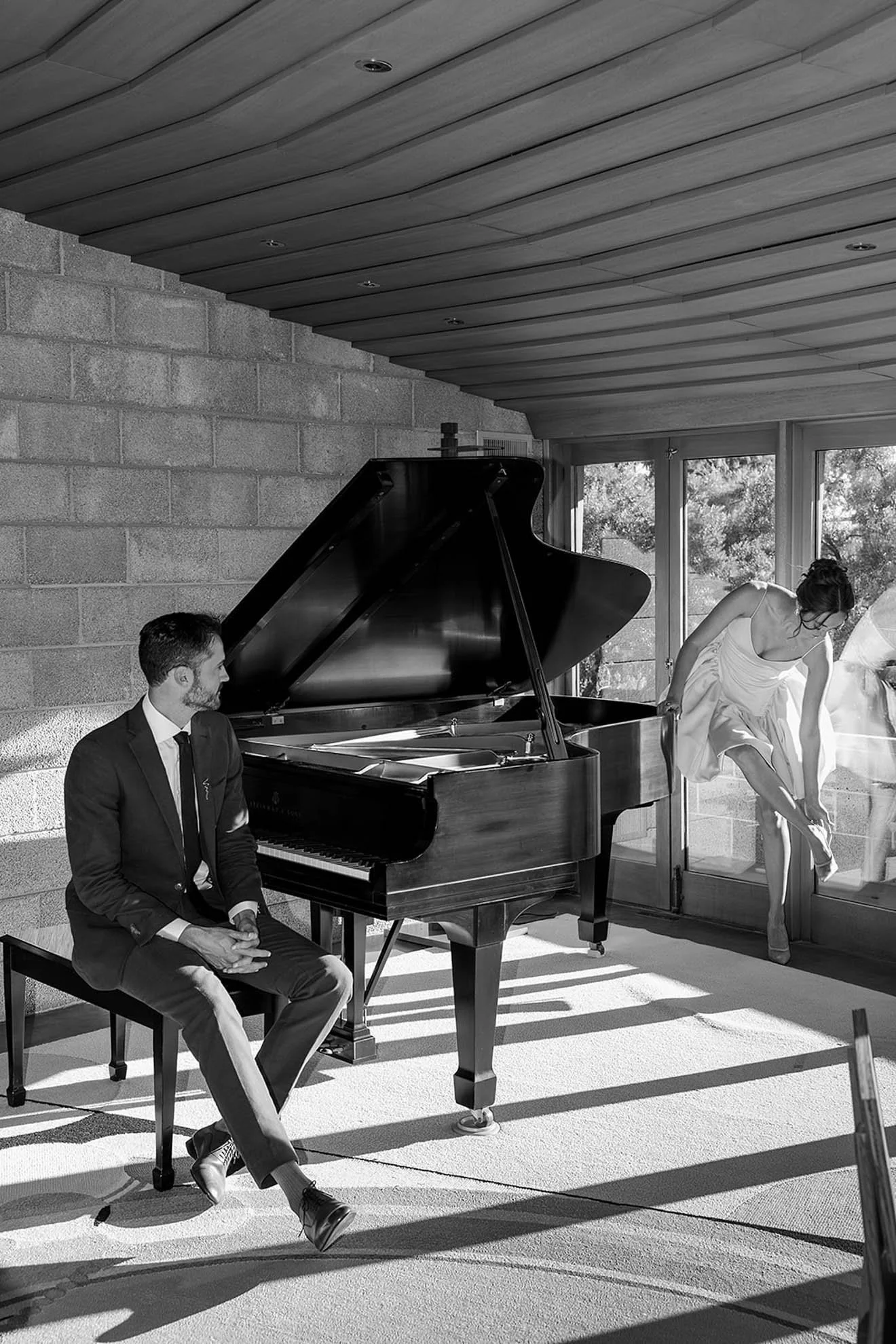 22 MandyMarieEvents-MidCenturyModernWeddingInspo-Fall2025-MASHAIDA-181.jpg