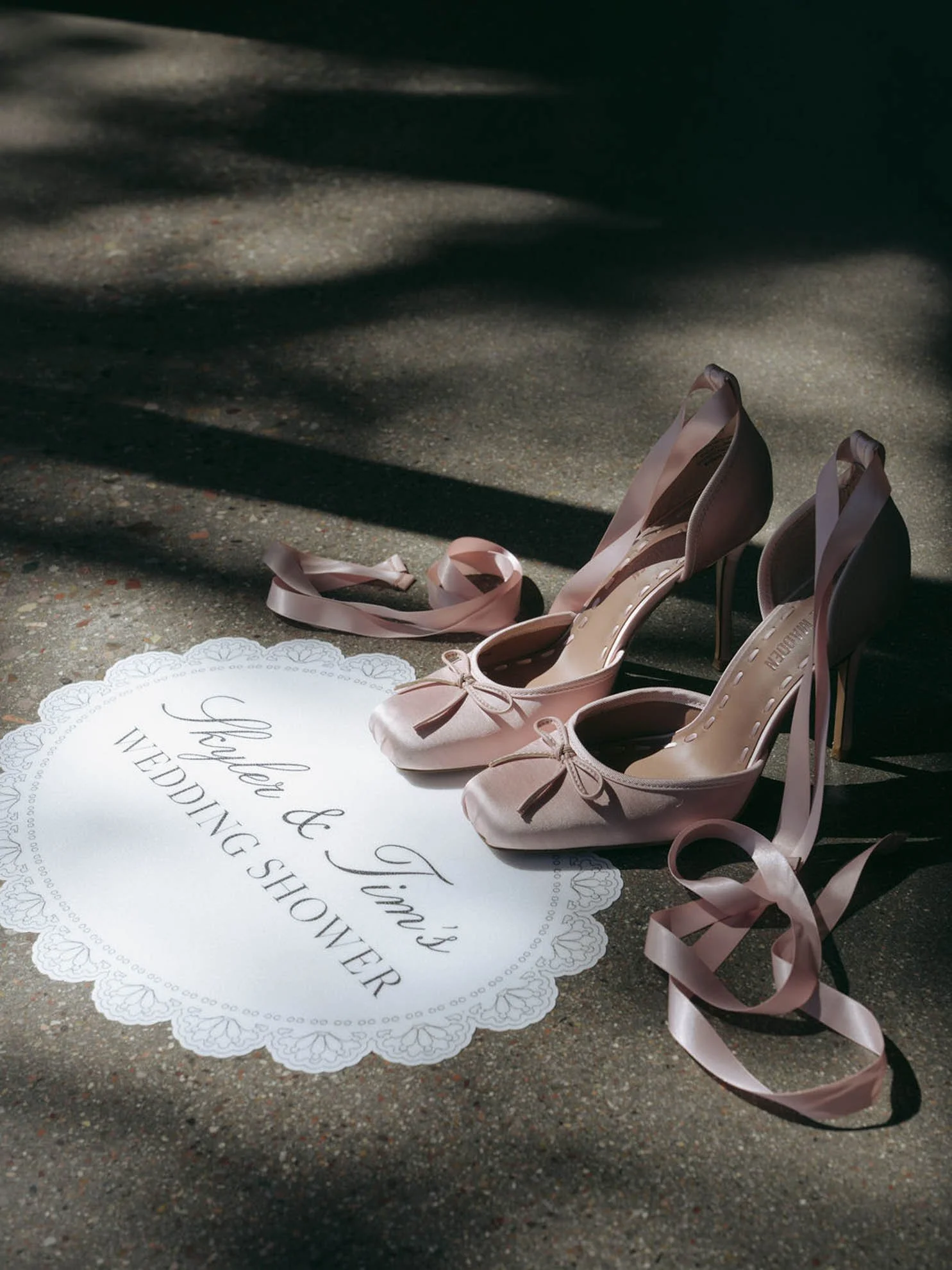 2contemporary-ballet-bridal-shower-decor.jpg