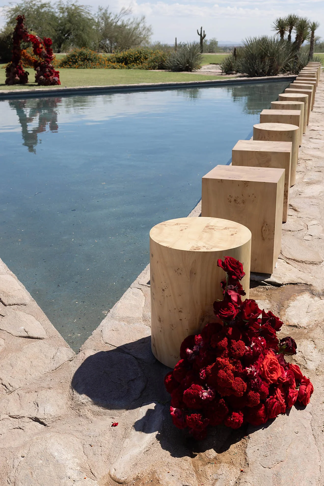 5 MandyMarieEvents-MidCenturyModernWeddingInspoTaliesinWest-Fall2025-MASHAIDA-155.jpg