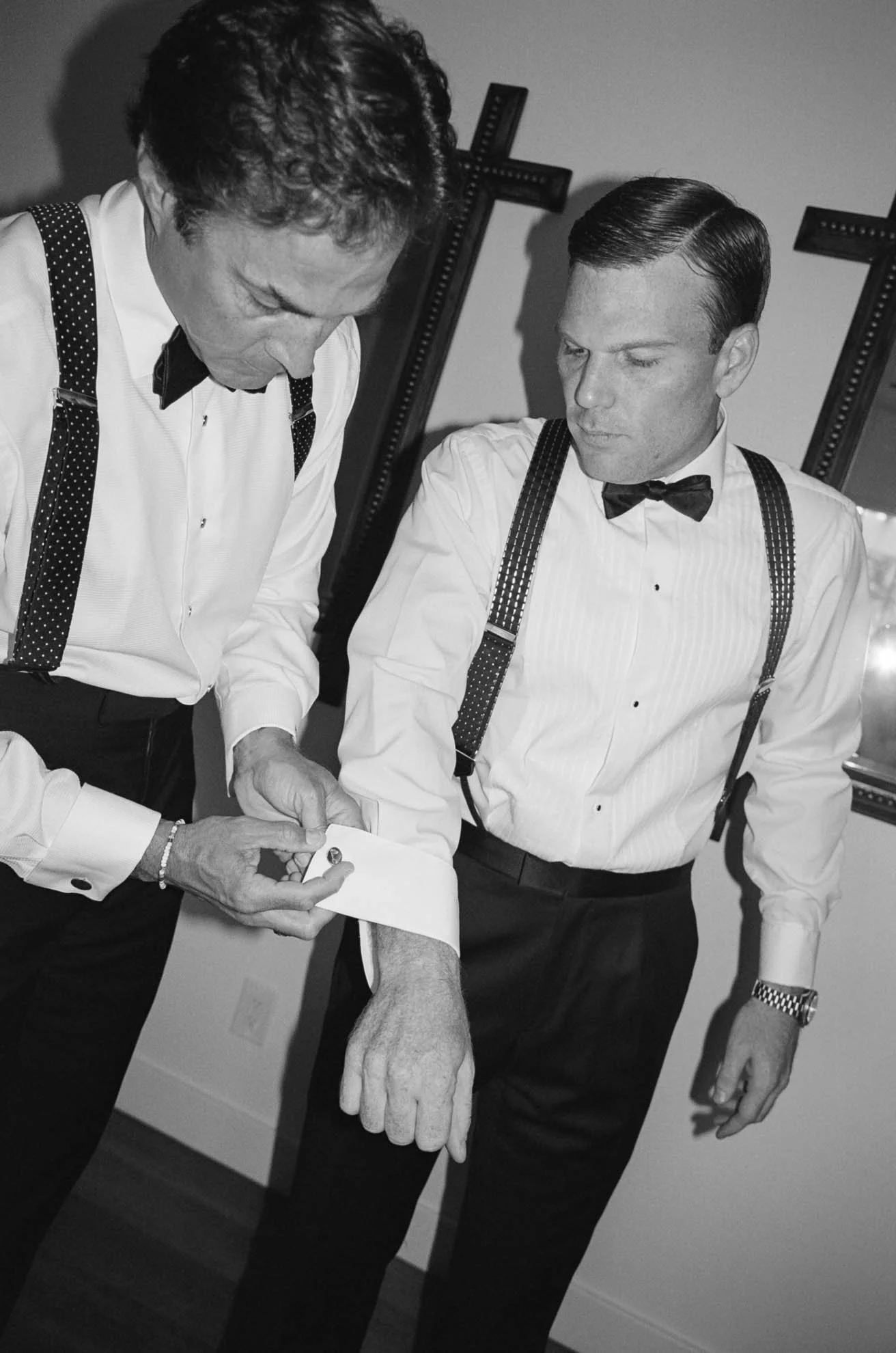 7groom-getting-ready-scottsdale-wedding.jpg