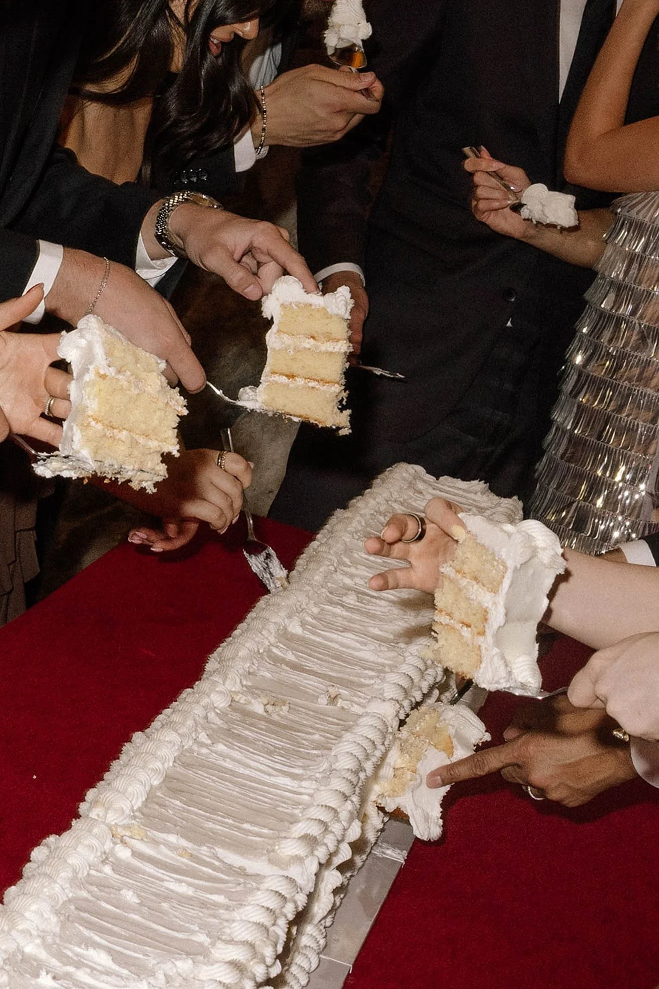 40 MandyMarieEvents-MidCenturyModernWeddingInspoTaliesinWest-Fall2025-MASHAIDA-417 copy 2.jpg