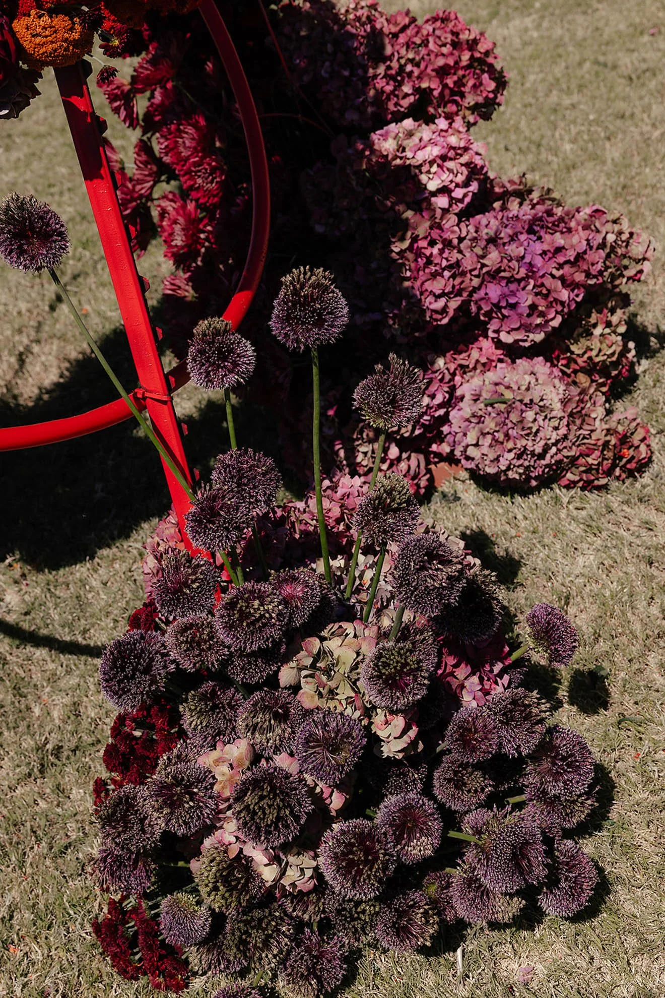 11 MandyMarieEvents-MidCenturyModernWeddingInspoTaliesinWest-Fall2025-MASHAIDA-142.jpg