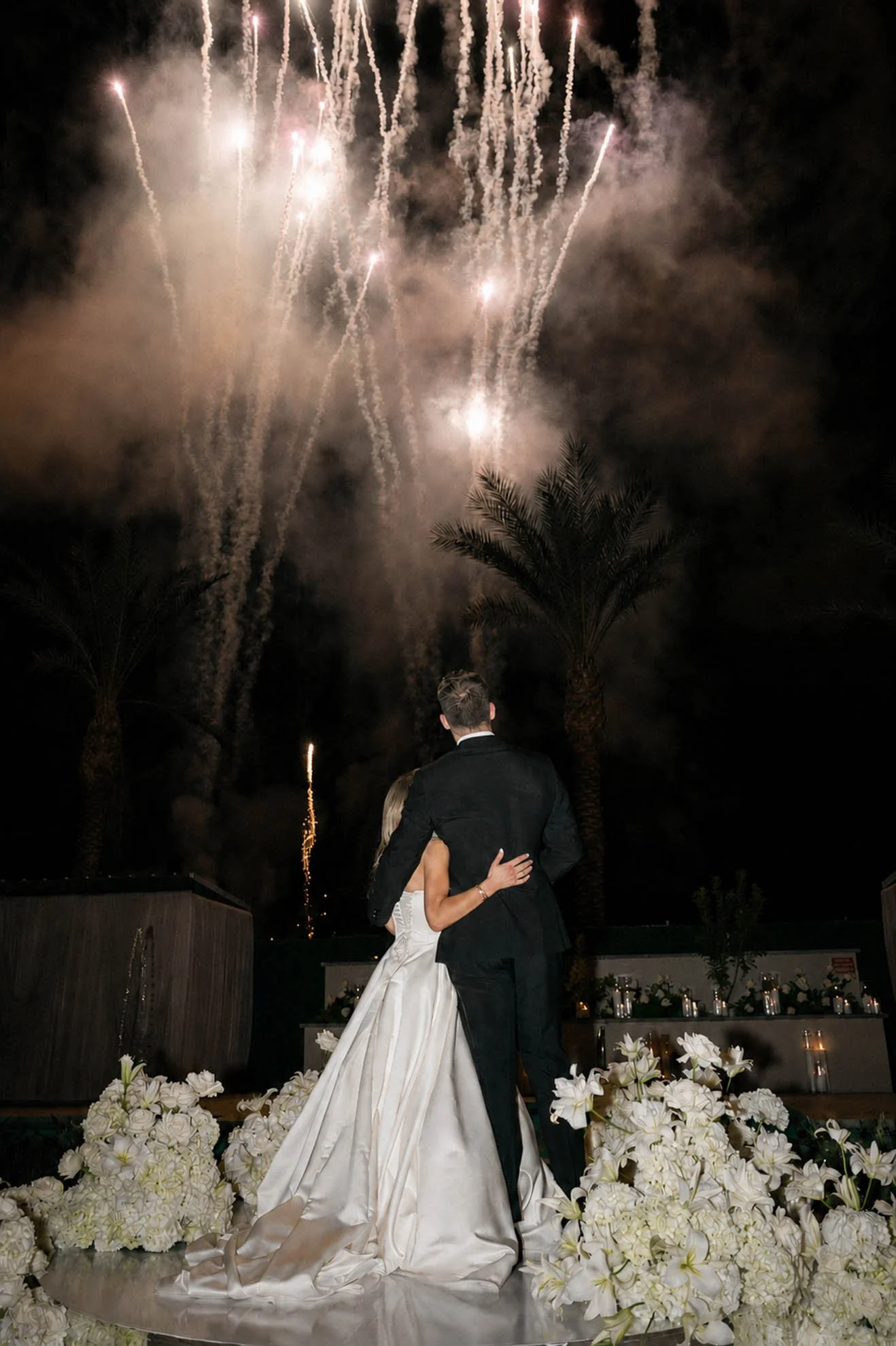 26interactive-cocktail-hour-wedding-entertainment.jpg