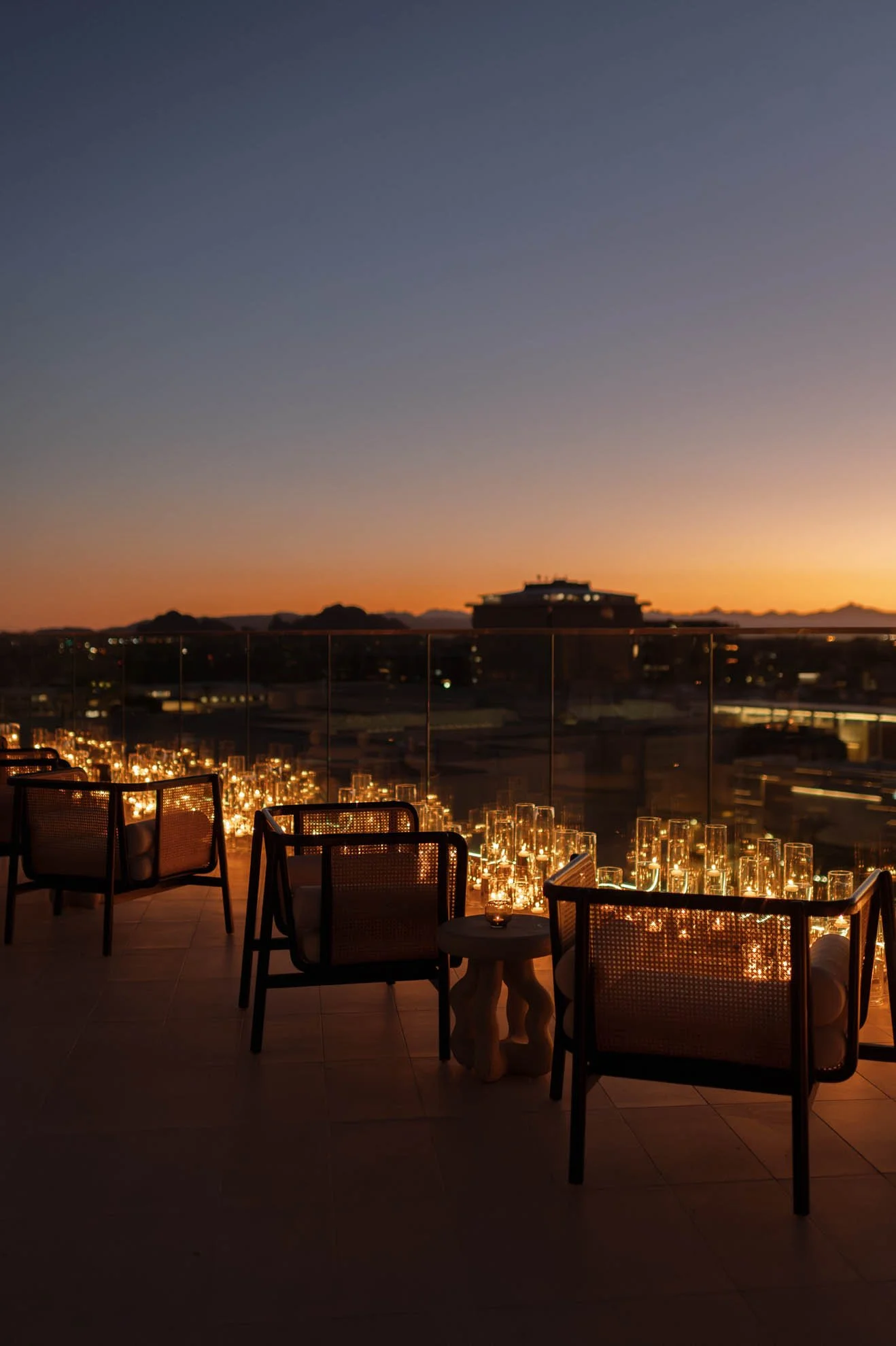 22camelback-mountain-destination-wedding-party.jpg