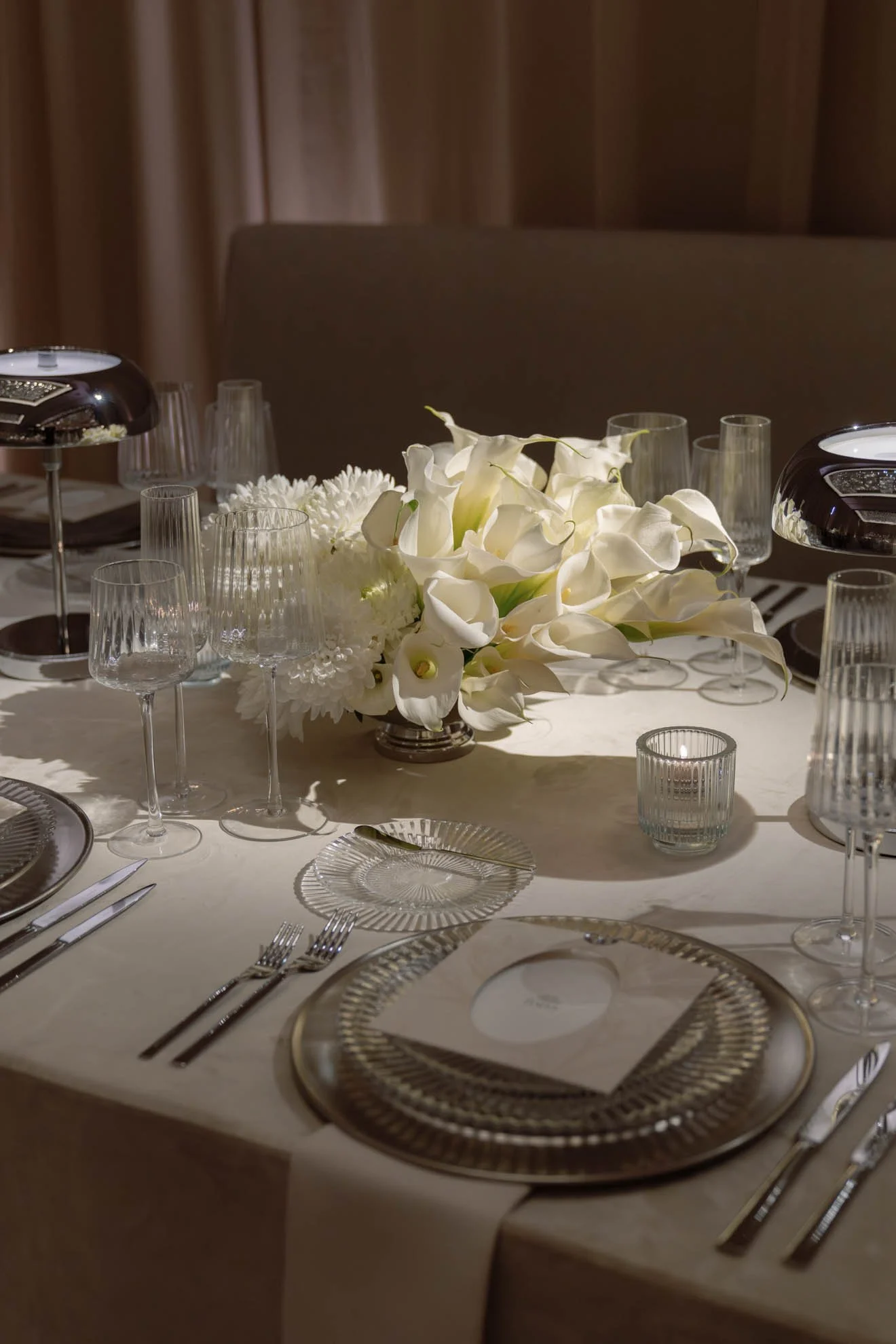 38calla-lily-and-hydrangea-wedding-florals.jpg