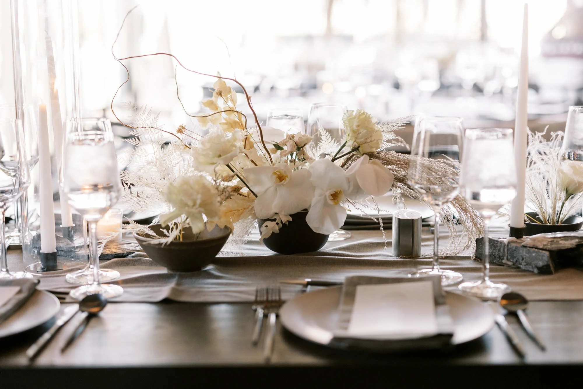 18organic-slate-place-setting-corporate-event.jpg