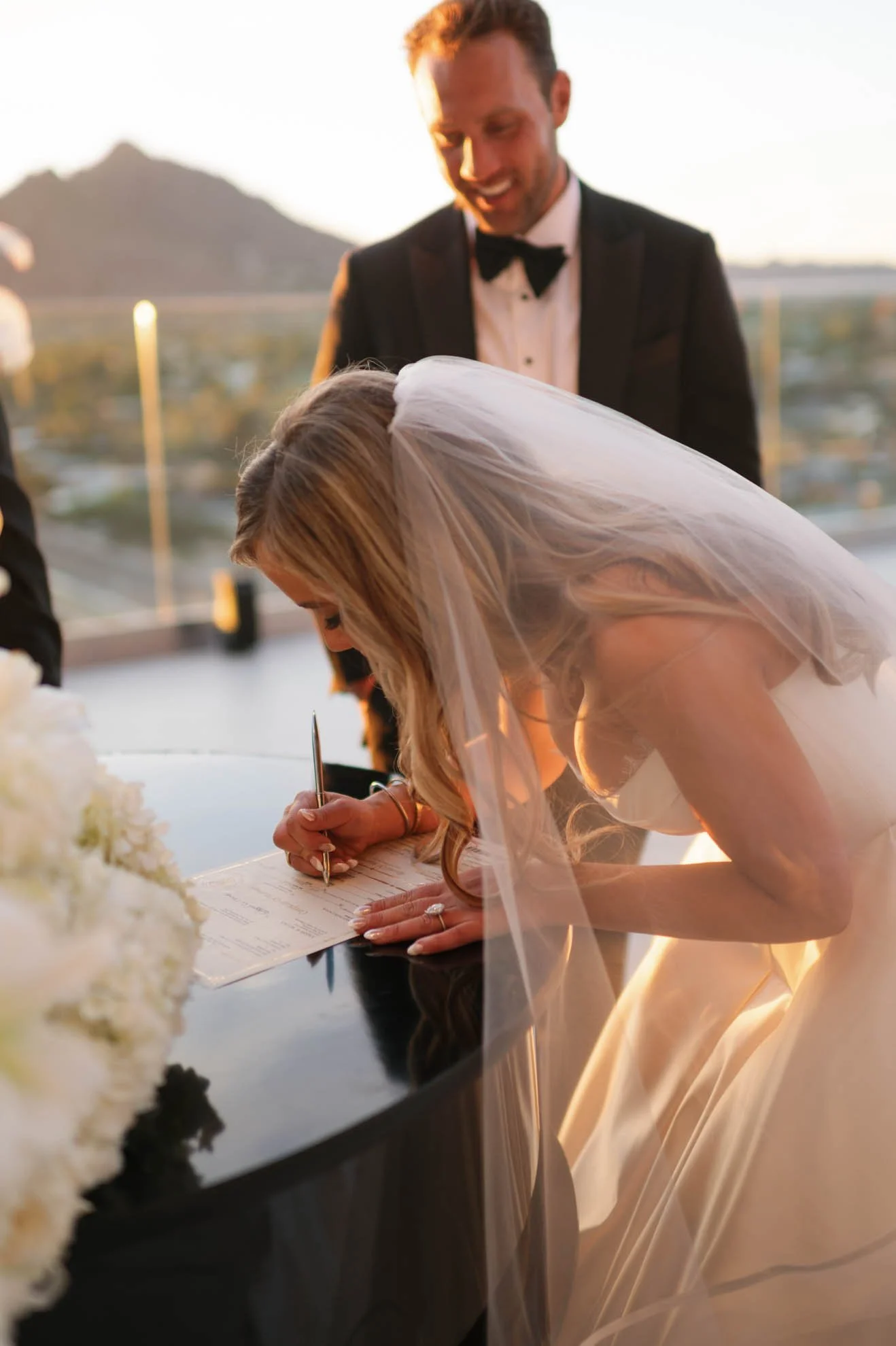 16scottsdale-rooftop-terrace-wedding-ceremony.jpg