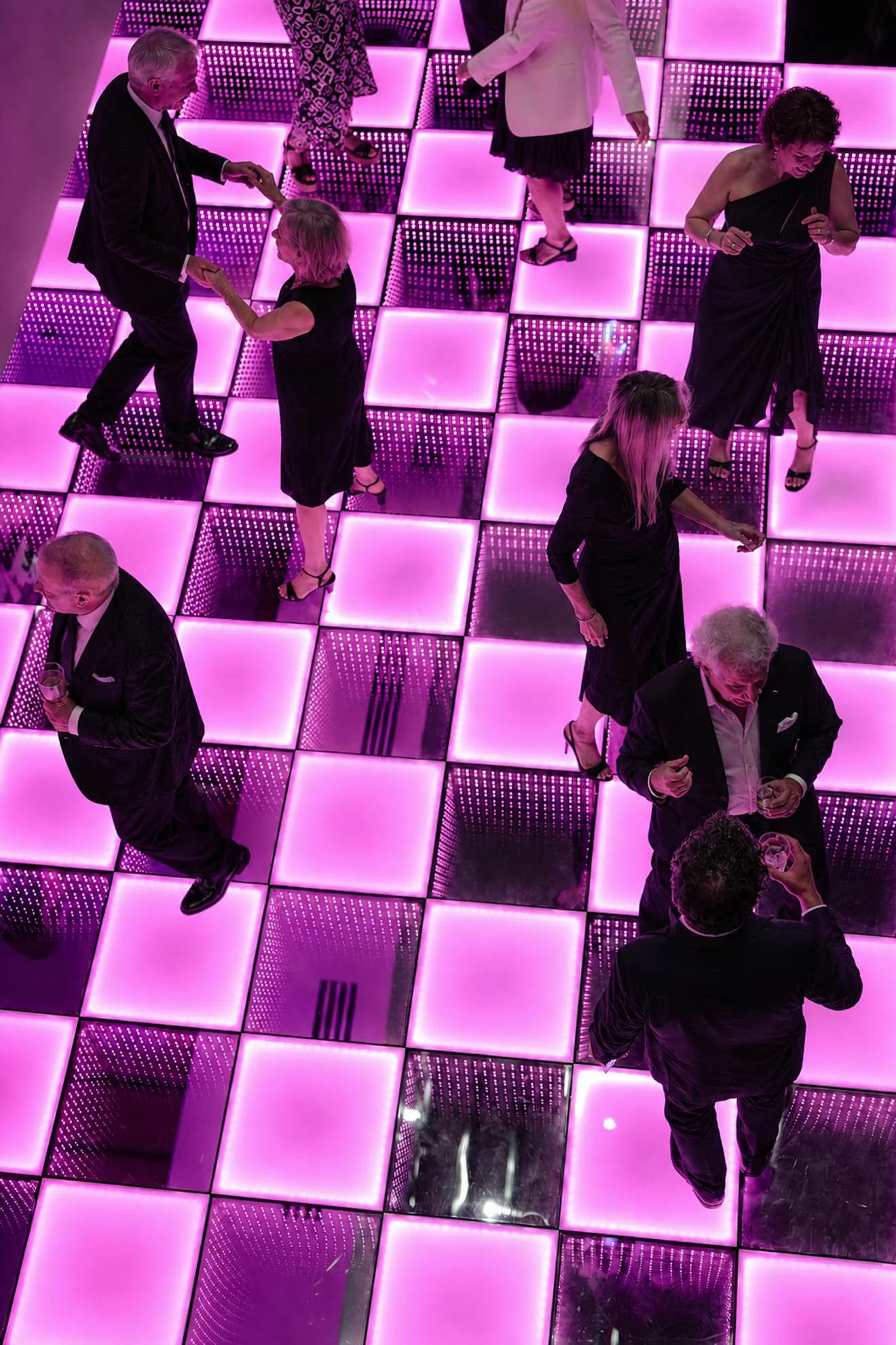 32guests-dancing-on-led-checkered-dance-floor.jpg