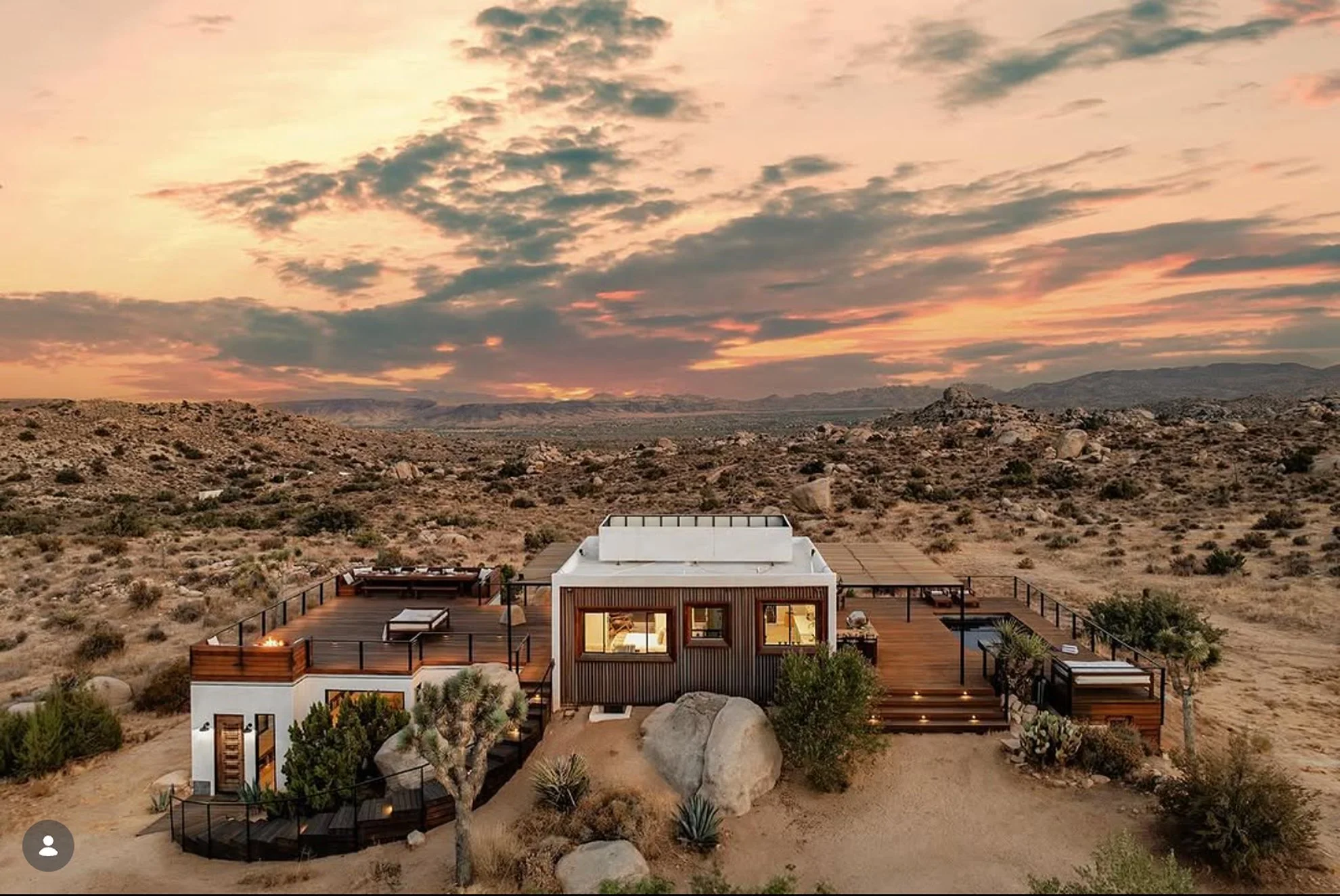 Spacious desert wedding venue showcasing expansive open landscapes and scenic desert views, offering a versatile blank canvas for fully customized luxury wedding design and production.