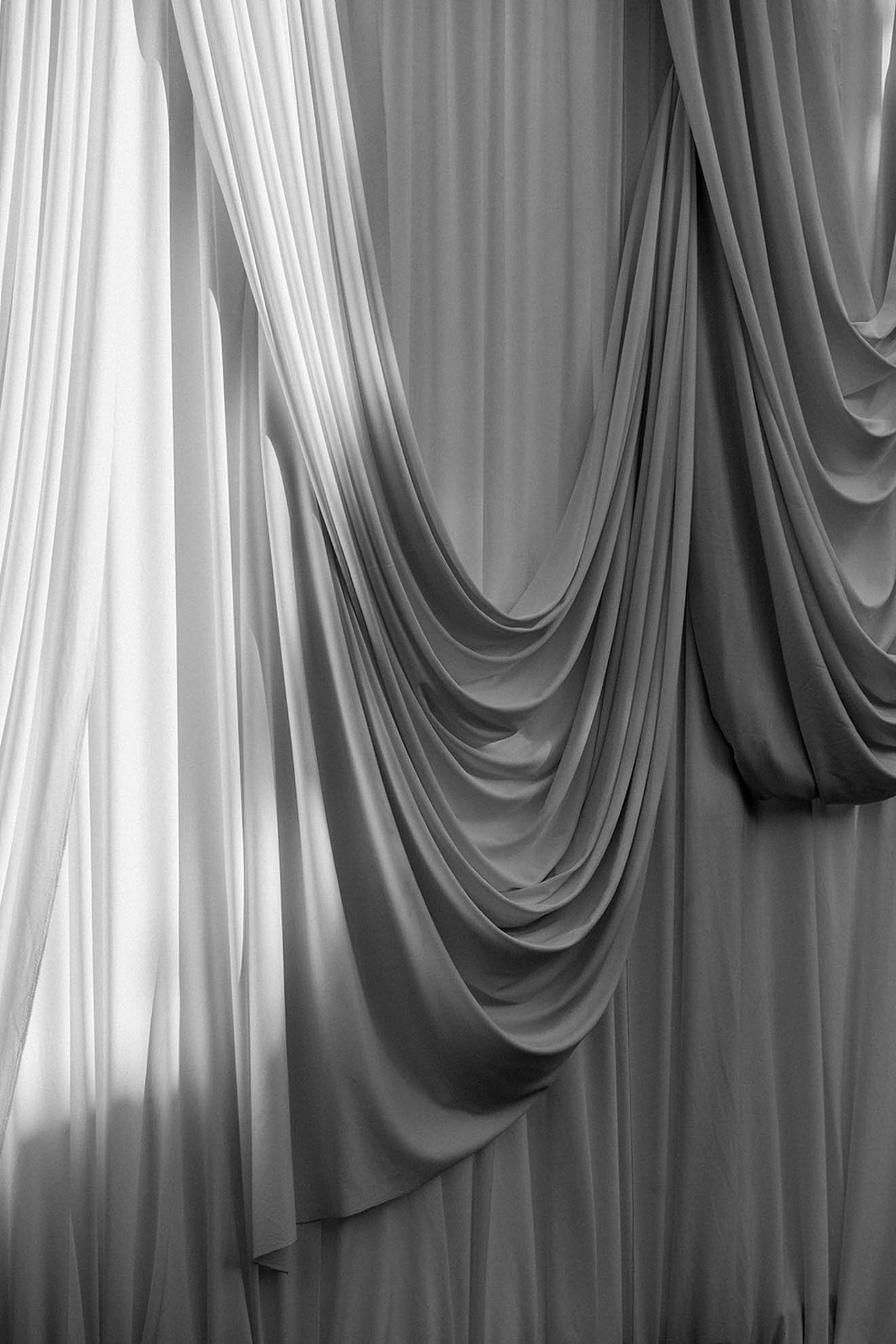 12satin-draping-luxury-proposal-backdrop.jpg