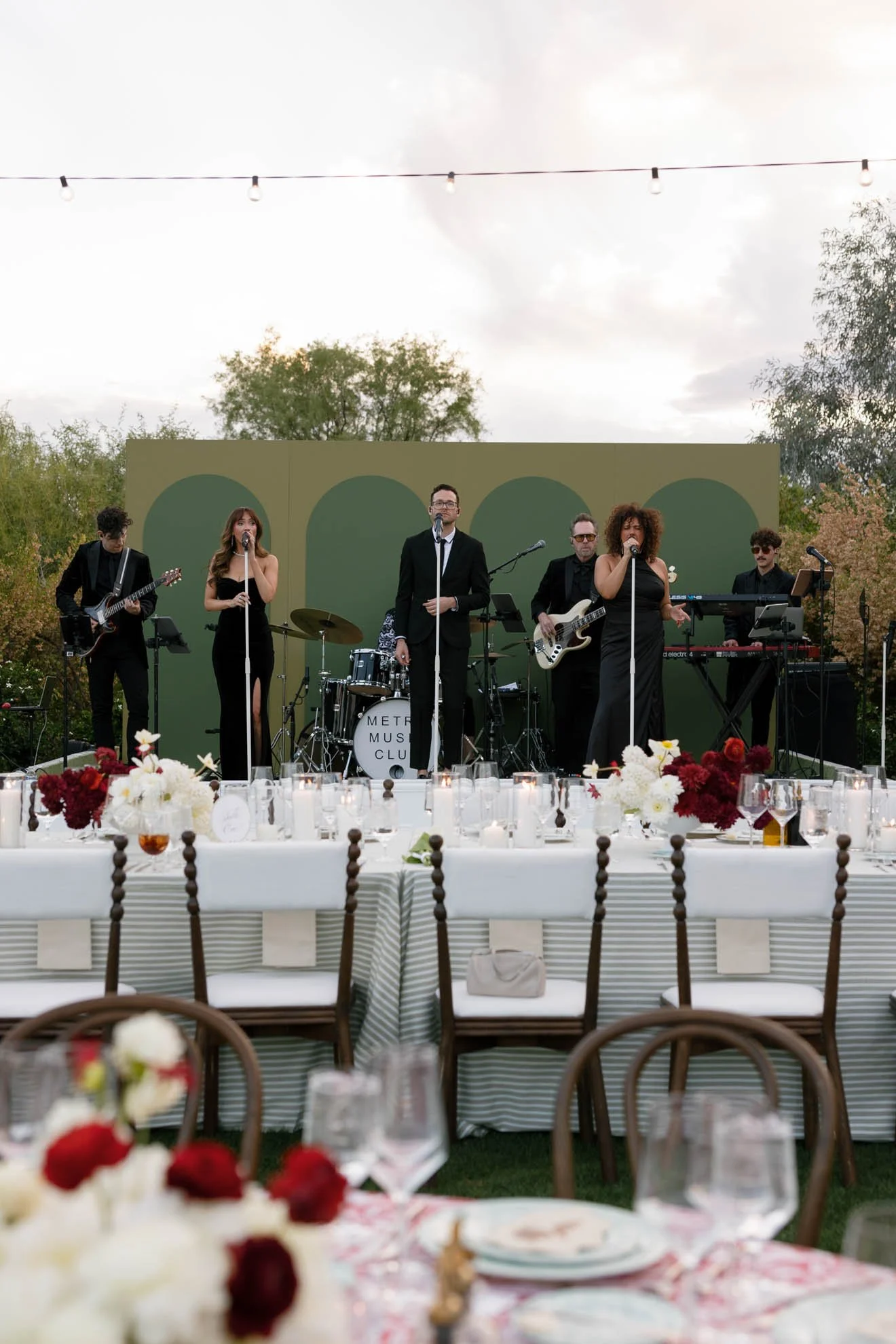 32luxury-wedding-dinner-live-band.jpg