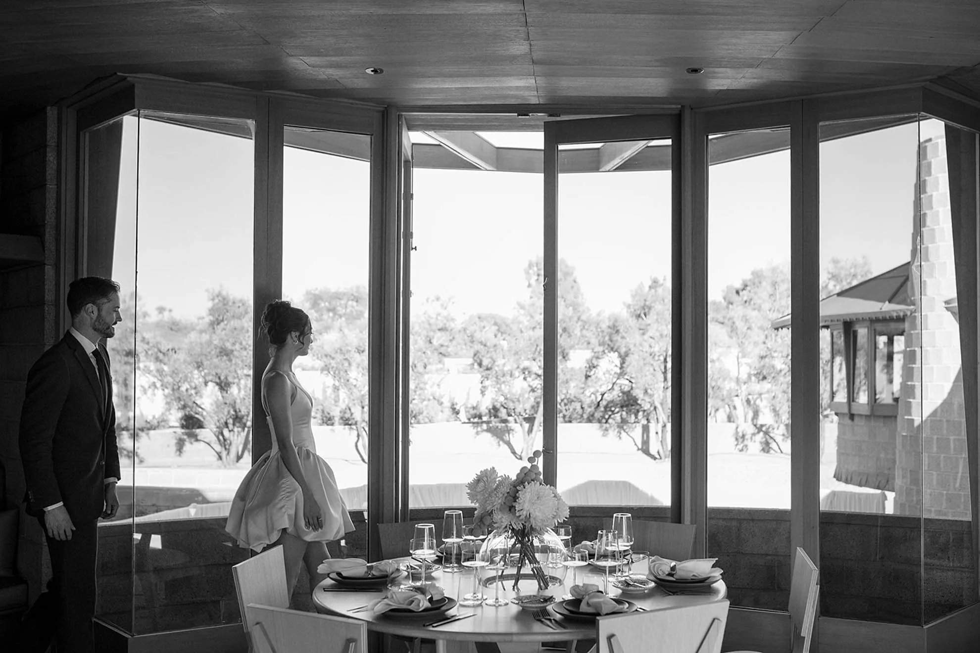 12 MandyMarieEvents-MidCenturyModernWeddingInspo-Fall2025-MASHAIDA-119.jpg