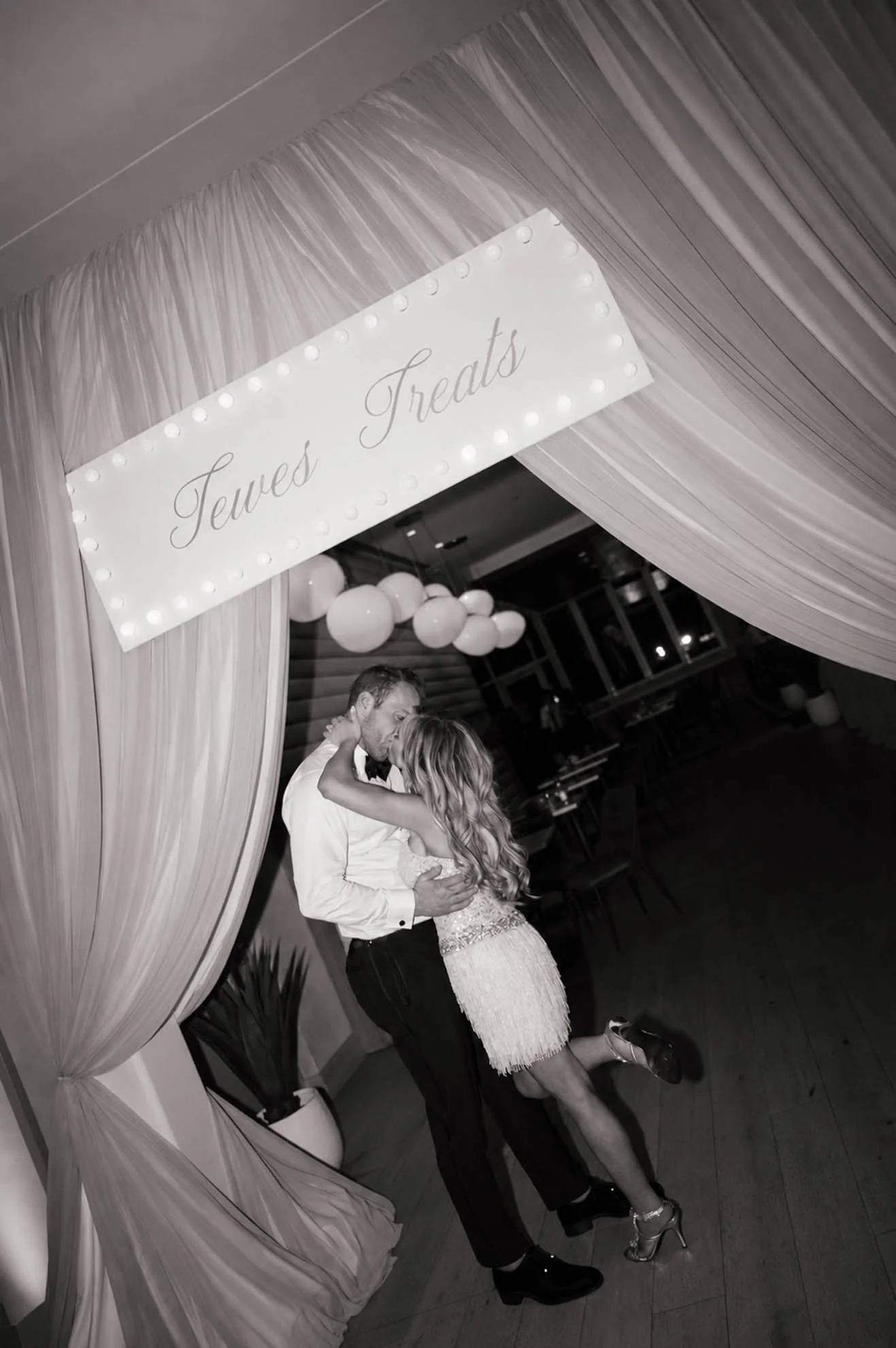 53caesars-republic-poolside-wedding-celebration.jpg