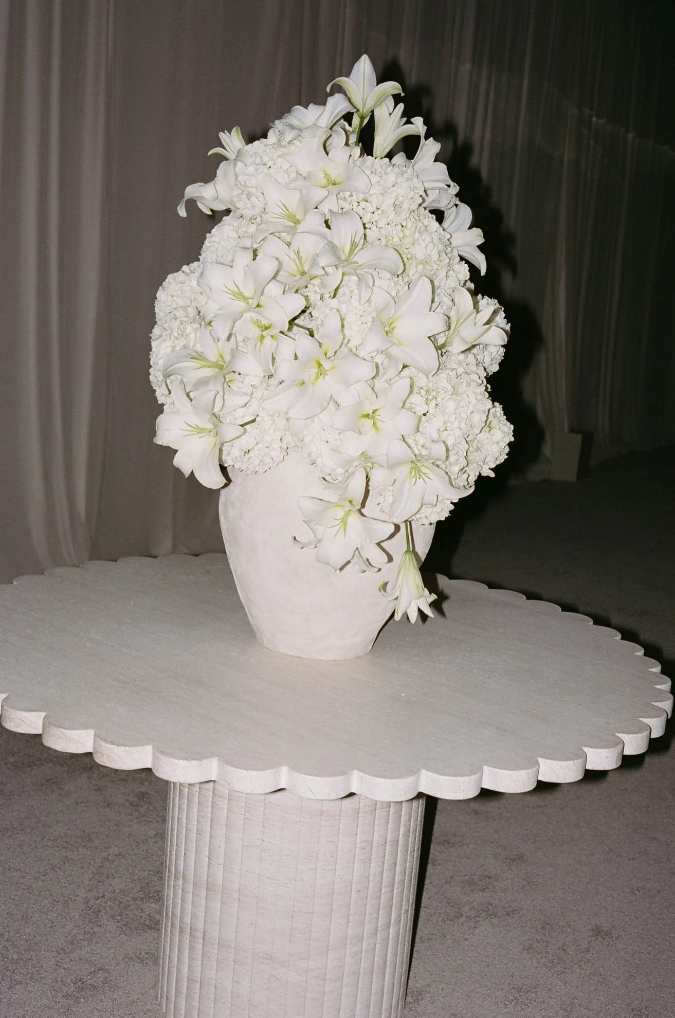 29oversized-white-florals-wedding-hallway.jpg