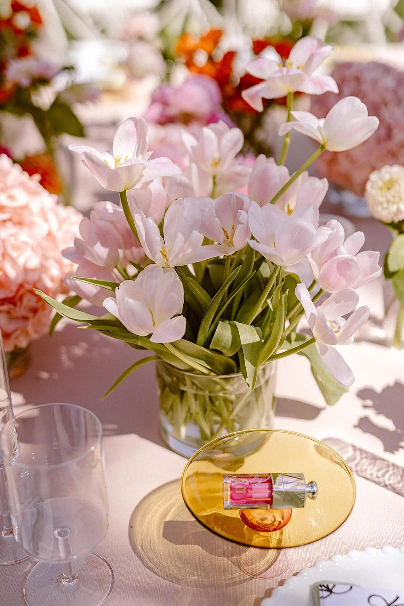34.floral-arrangement-bridal-shower-table.jpg