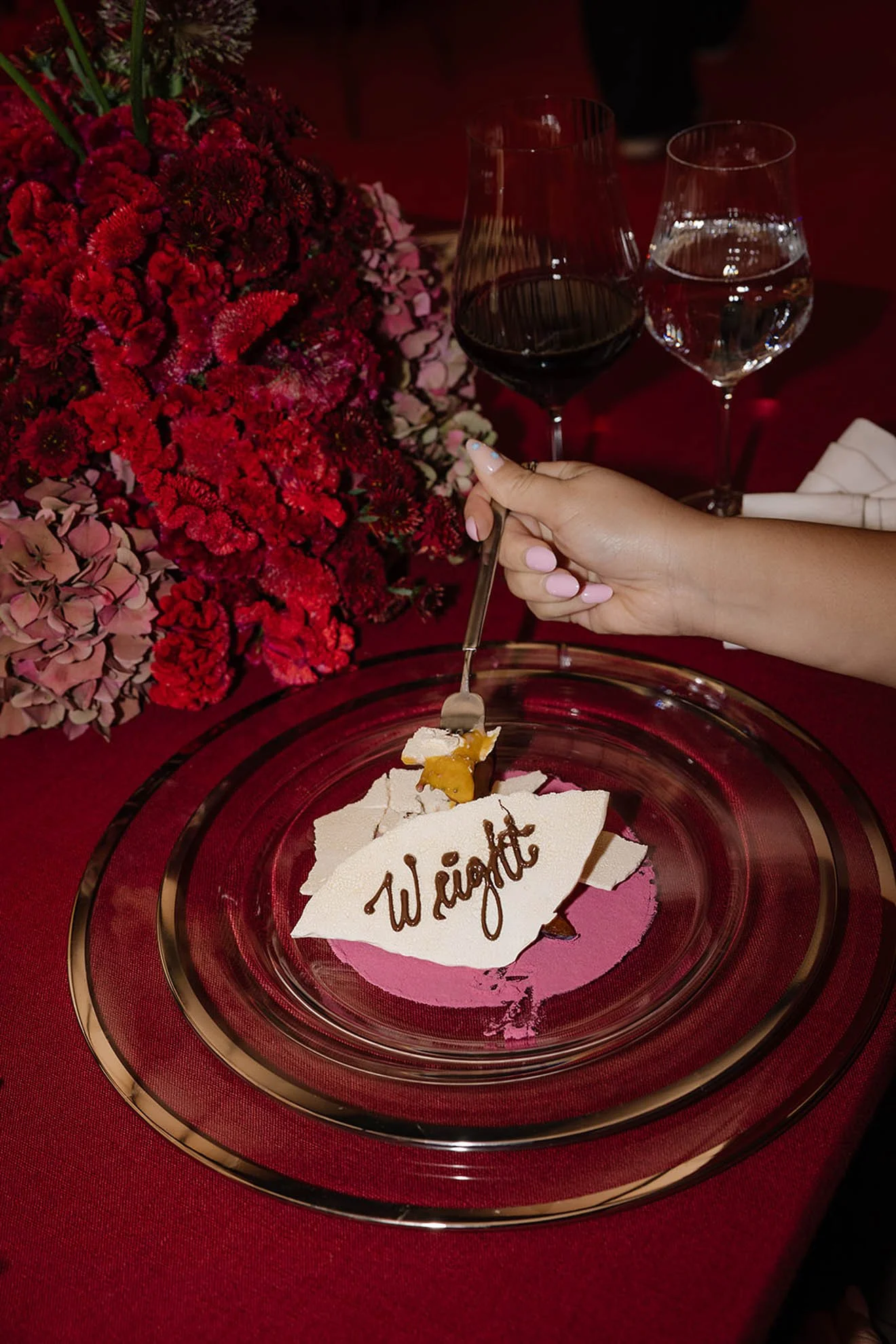 34 MandyMarieEvents-MidCenturyModernWeddingInspoTaliesinWest-Fall2025-MASHAIDA-490.jpg