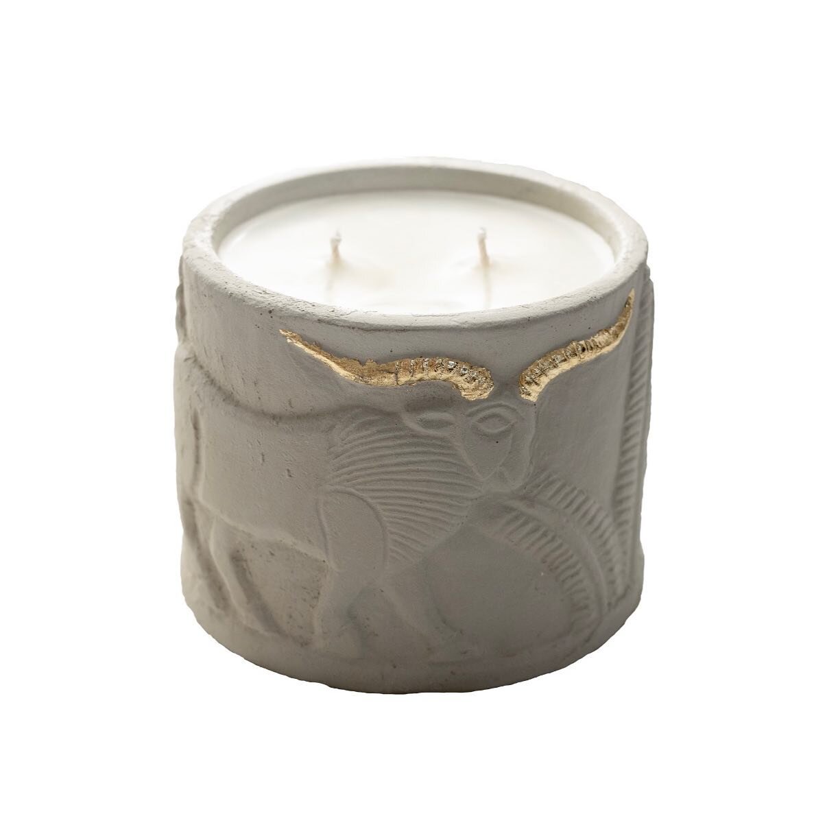 Garden of Babylon large candle vessel. Hand carved in beautiful modern concrete and perfumed with our exclusive &quot;Apolonias garden&quot; fragrance with notes of basil, bergamot, violet and sage.

Only available at scentremains.com 

#concretedesi