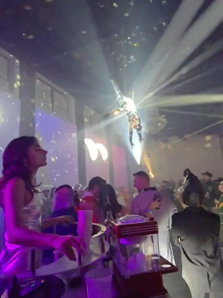 Remixed &amp; performed the classic &ldquo;I Will Survive&rdquo; alongside a human discoball for @illuminationchicago&rsquo;s Halloween fundraiser 🪩

Much luv to @shawnharold for having me &amp; @moonlightstudioschicago for hosting. The whole event 