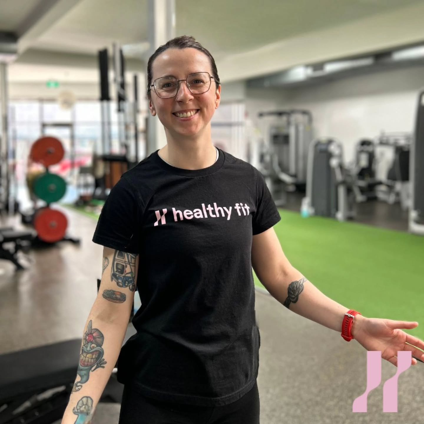 Meet Jaynie😃

Originally from the UK, Jaynie is a qualified personal trainer with over four years of coaching experience, following a ten-year career in barbering. That background shaped Jaynie&rsquo;s people-first approach where listening, trust, a