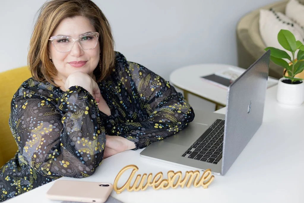 Annette Garsteck at her computer