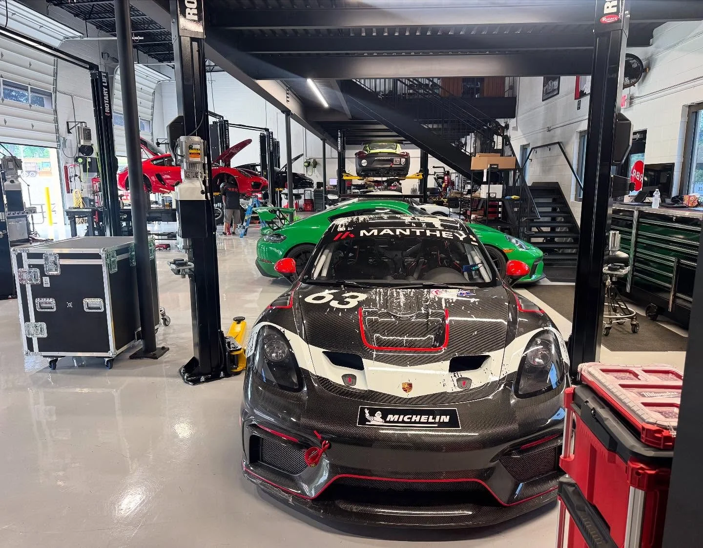 @redbeardracing_ @manthey_racing @porschemotorsportnorthamerica #redbeardracing #rbr #mantheyracing #manthey #porschemotorsport