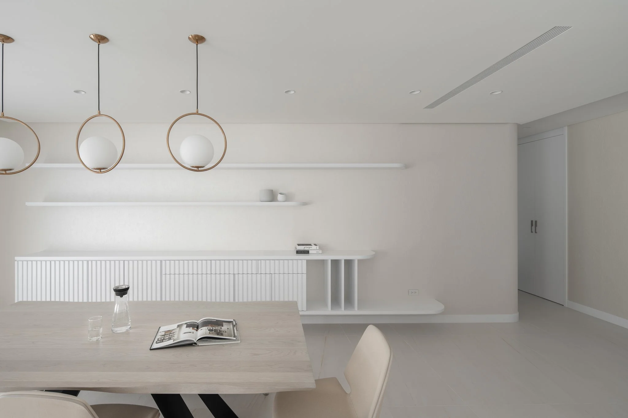 living_白色城市_01.jpg