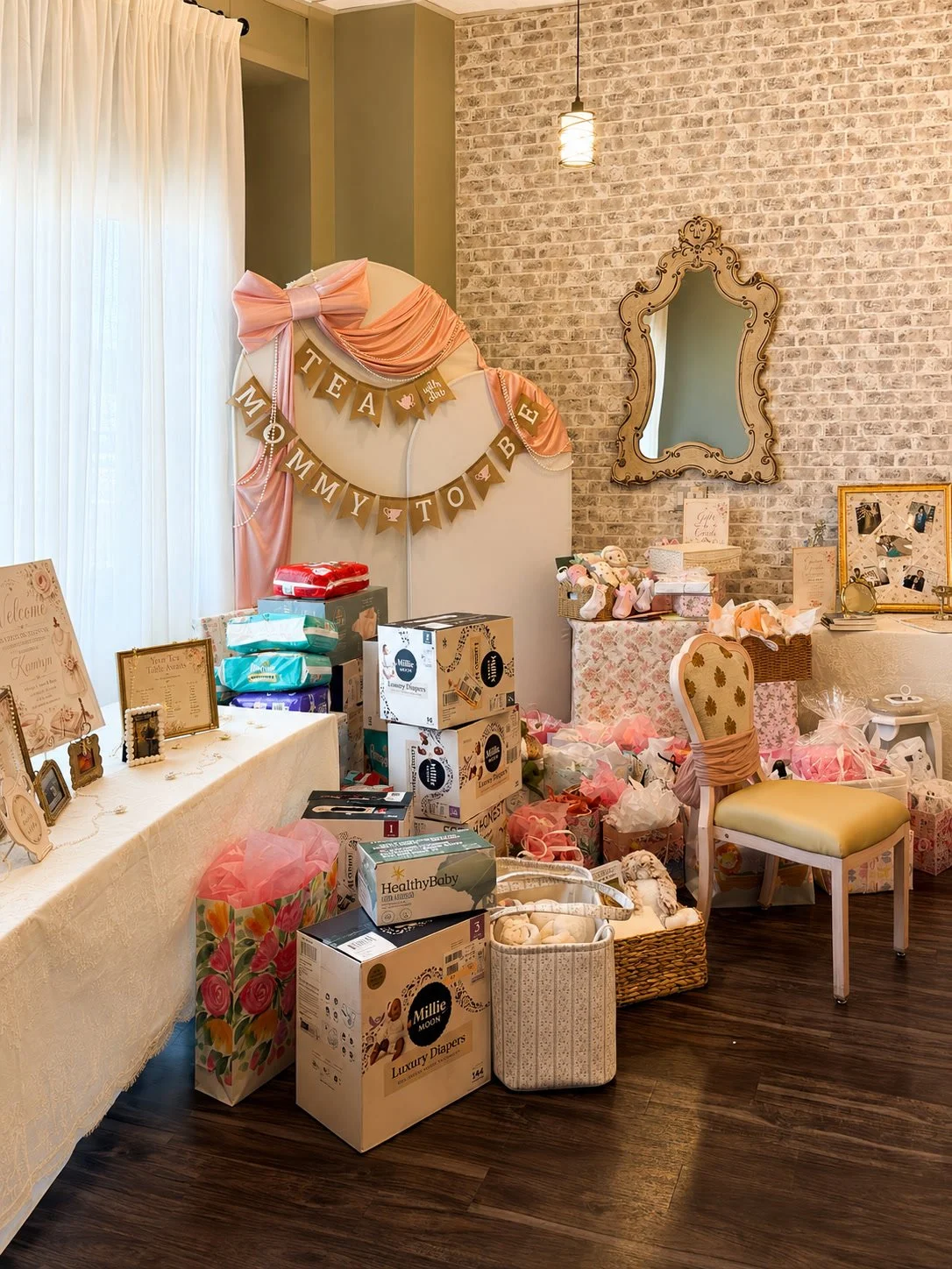 02-luna-gift-station.jpg
