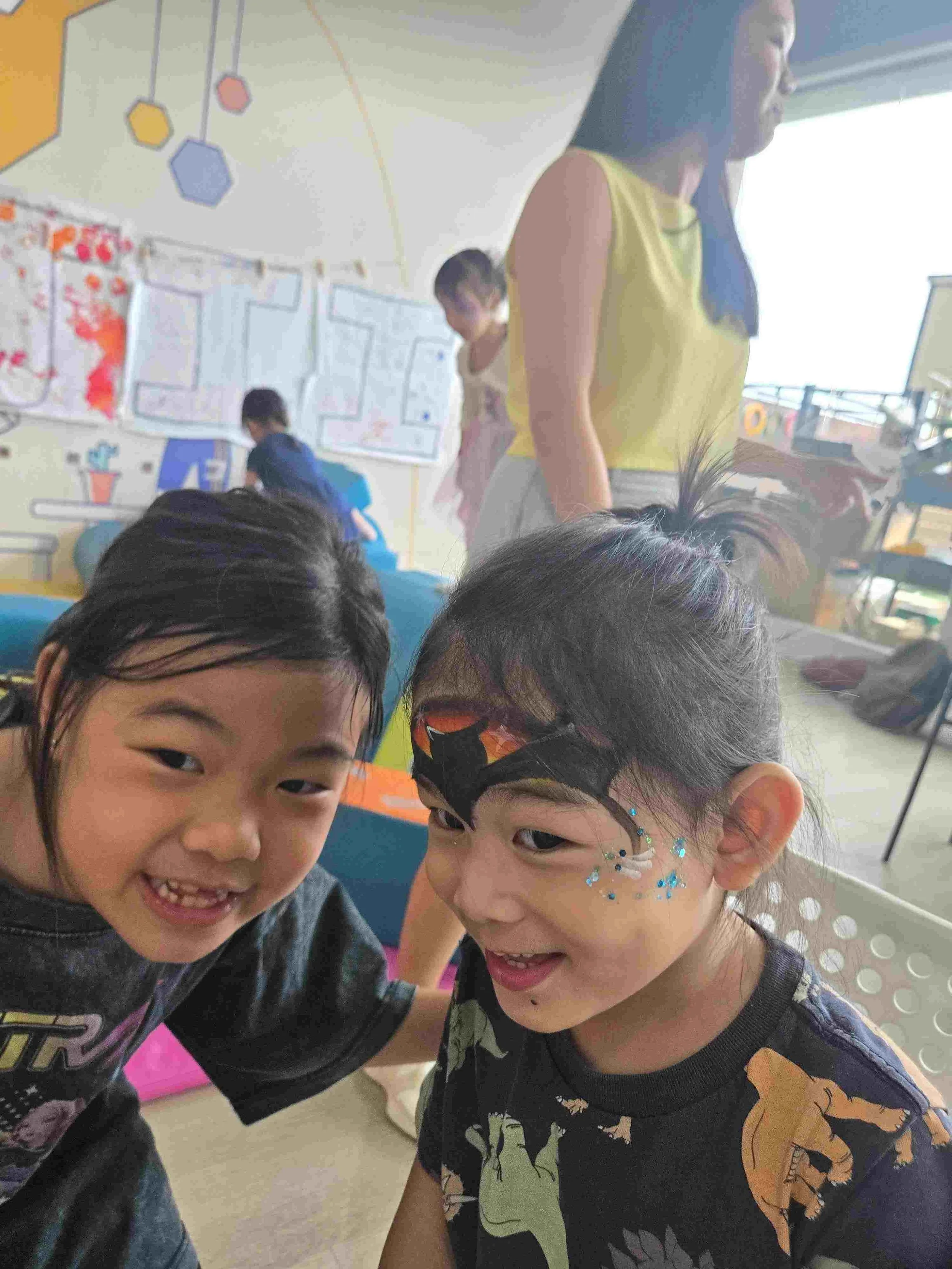 Passion Soul_Face Painting_Glitter tattoo_Agora Colearning_Birthday Party_Dinosaur_Superhero_Batman