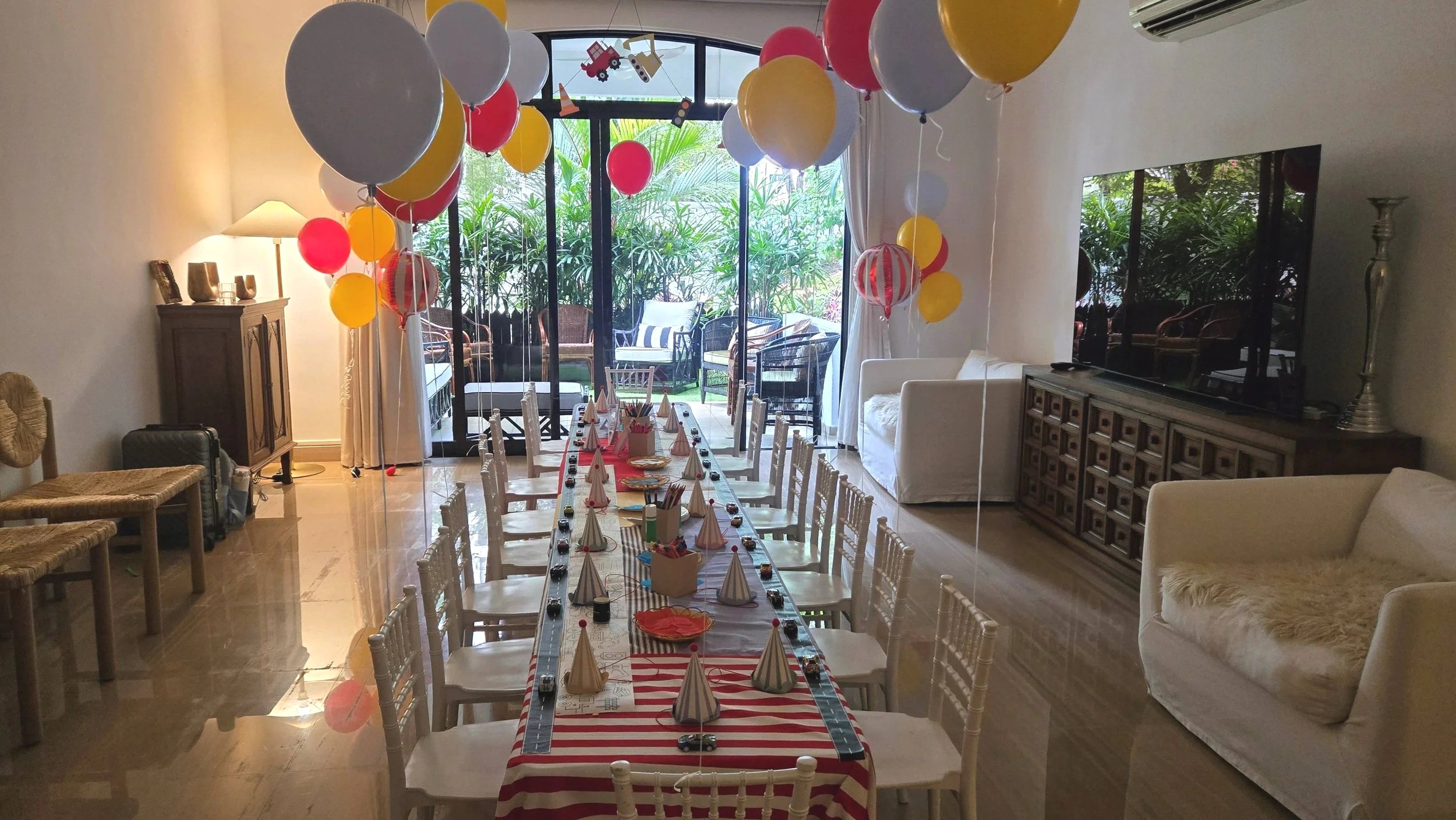 Passion Soul_Decoration_Balloon Decoration_Birthday Party_Vehicle_Car_Vintage Car_Transportation_Helium Balloon_Kids Table _Kids Chairs_Tiffany Chairs