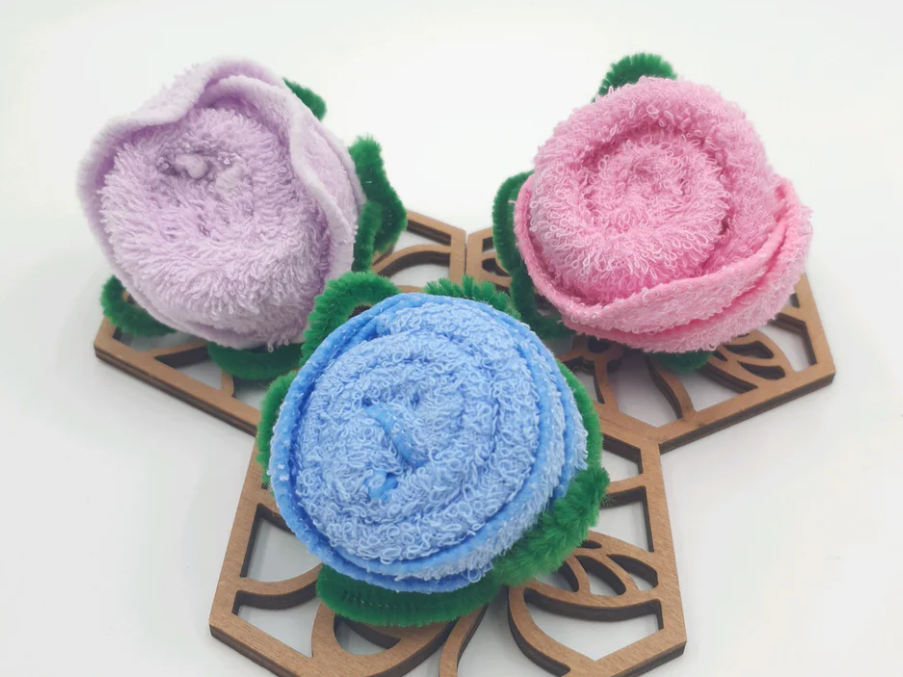 Rose Towel with Leaf