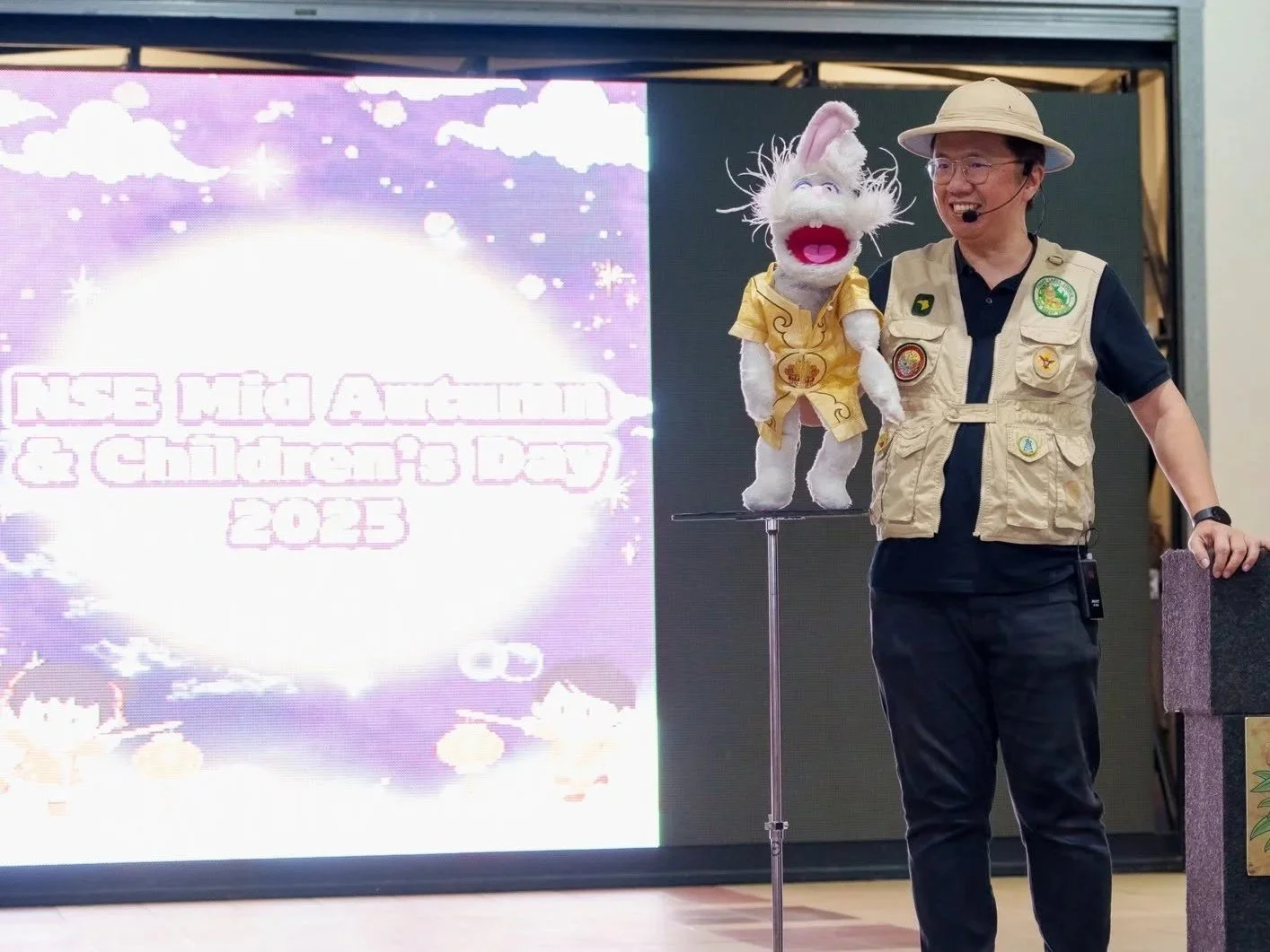Passion+Soul_Puppet+Show_Ventriloquism_Mid-autumn_Rabbit_Nee+Soon+East+CC+1b.jpg