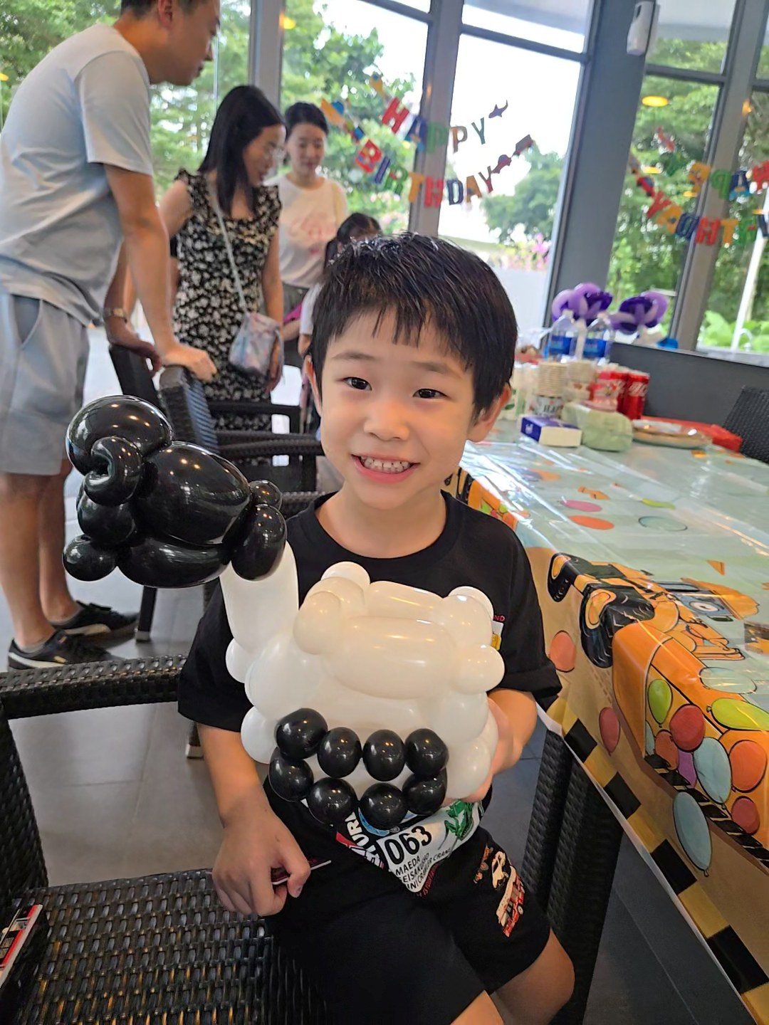 Passion Soul_Balloon Sculpting_Birthday Party_Vehicle_Excavator_Beacon Heights