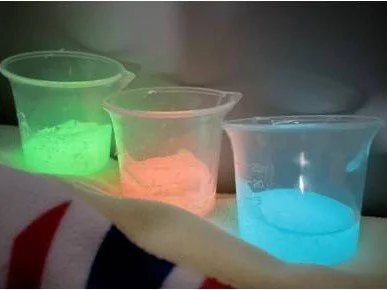 Halloween_Glow-in-the-Dark Slime