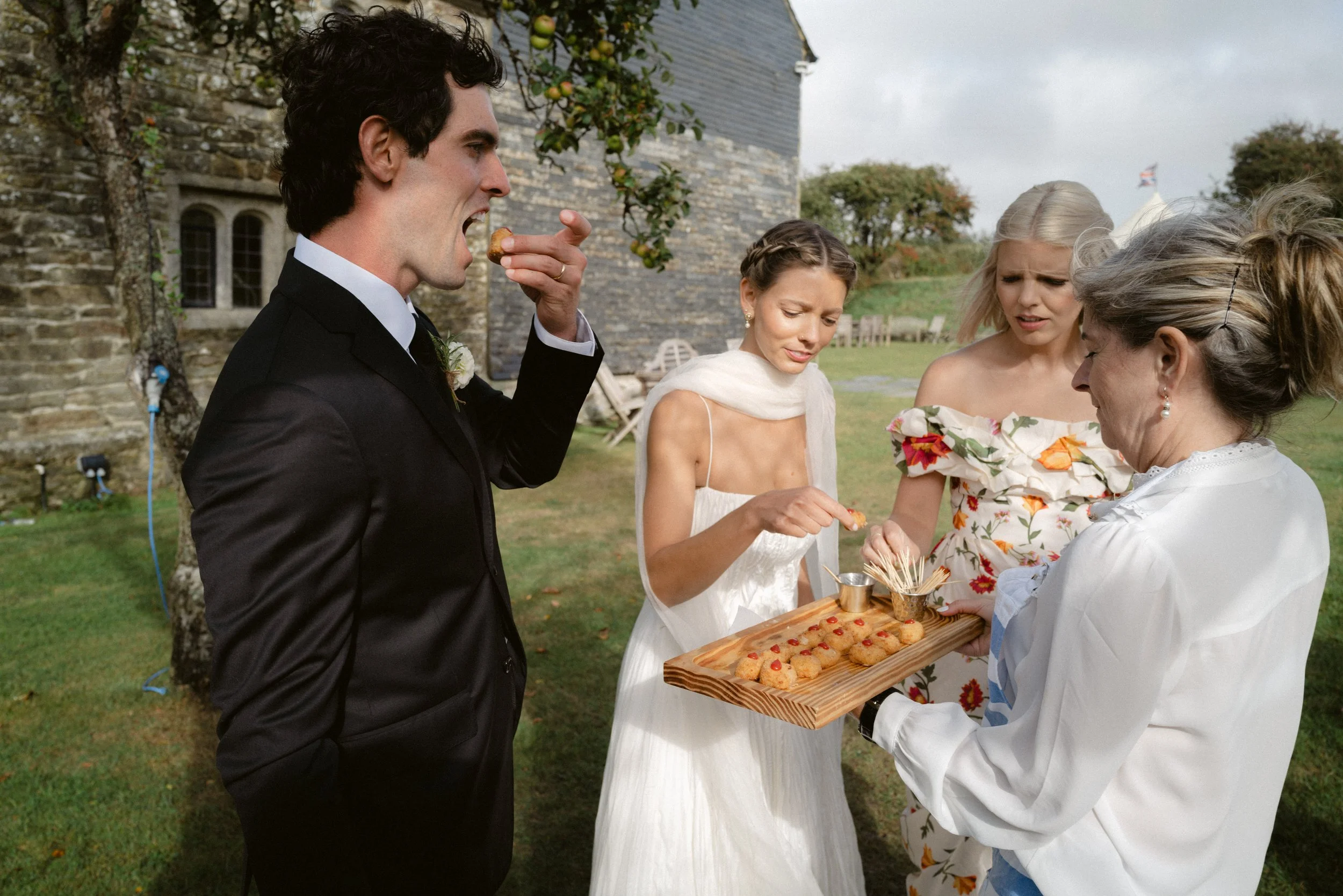 summer roscarrock wedding with natural documentary style