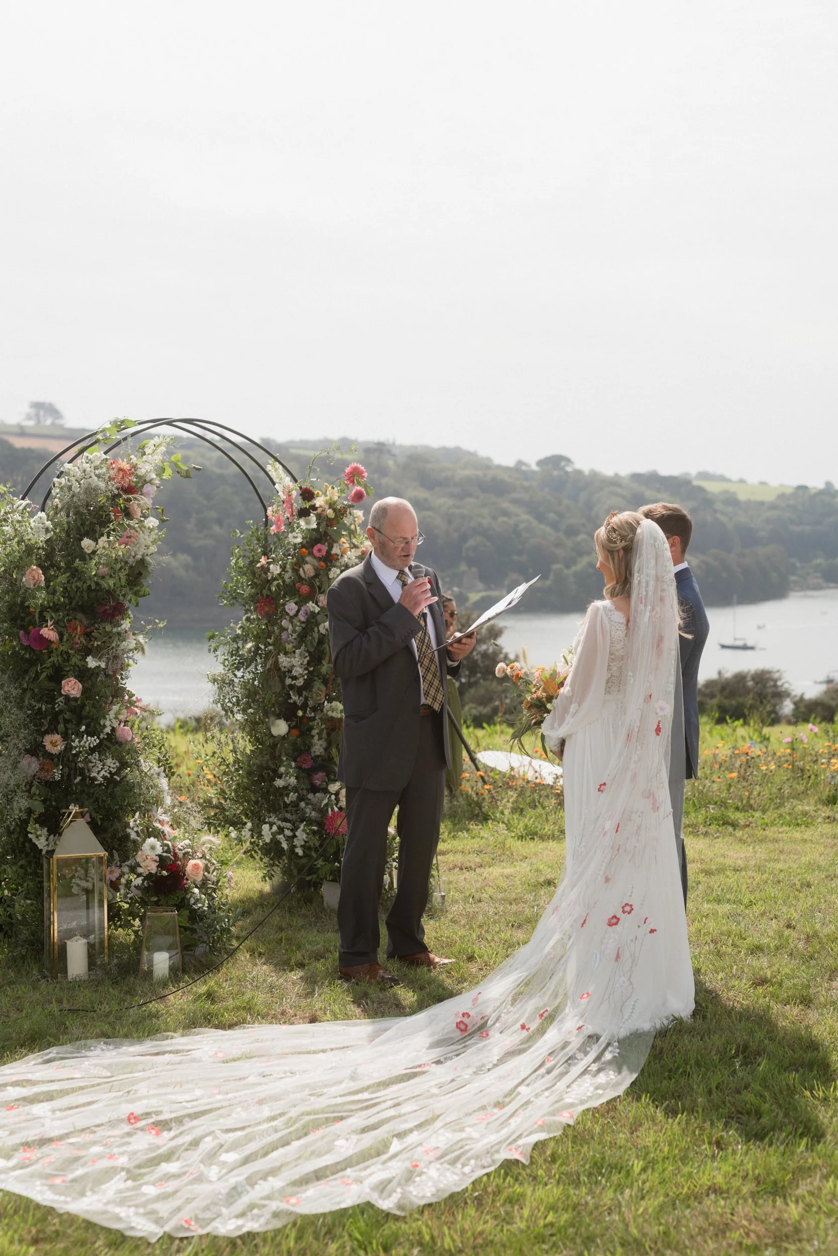 Stylish and luxury wedding photography in cornwall-81.jpg