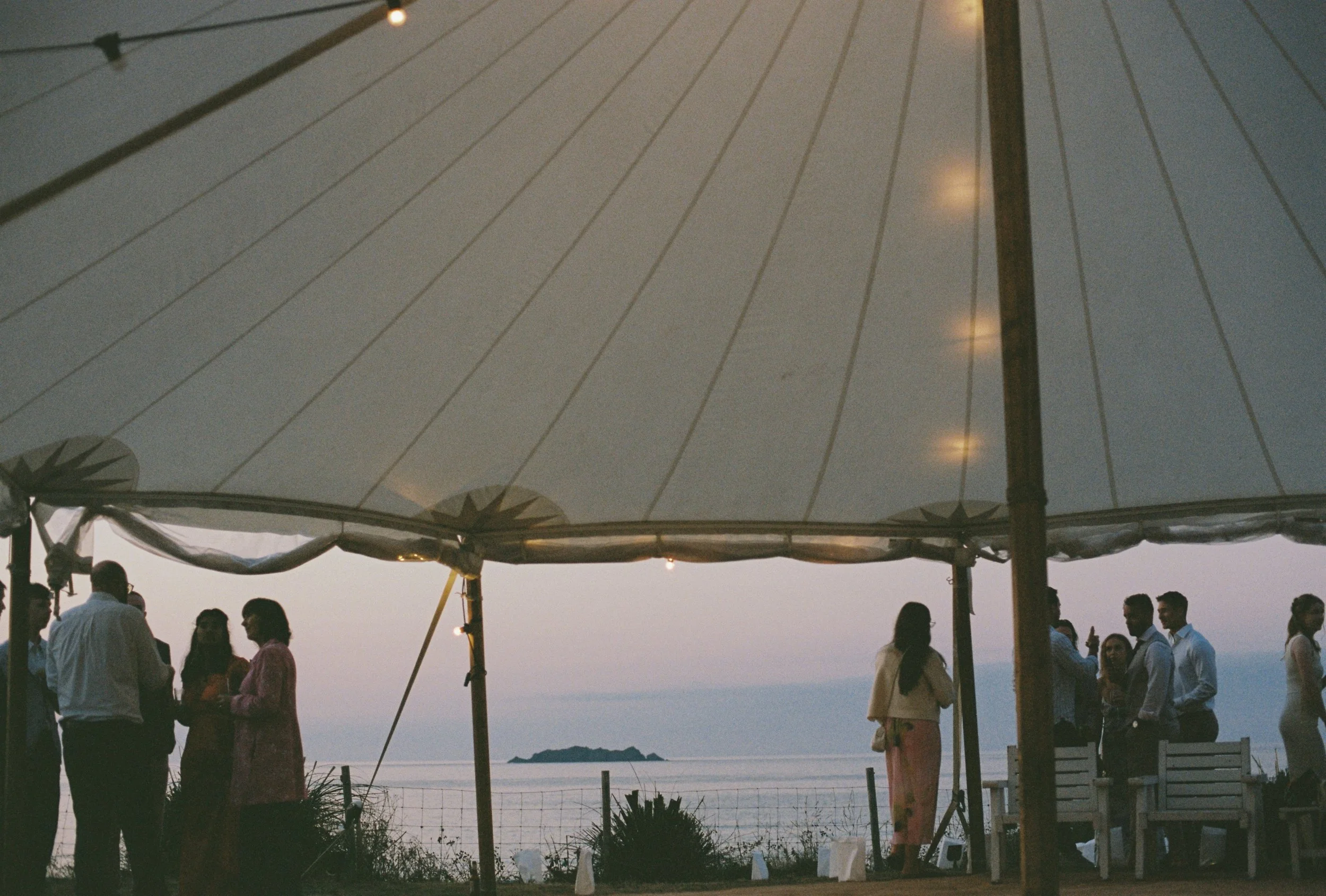 atmospheric evening candids in the dusky light caught on film