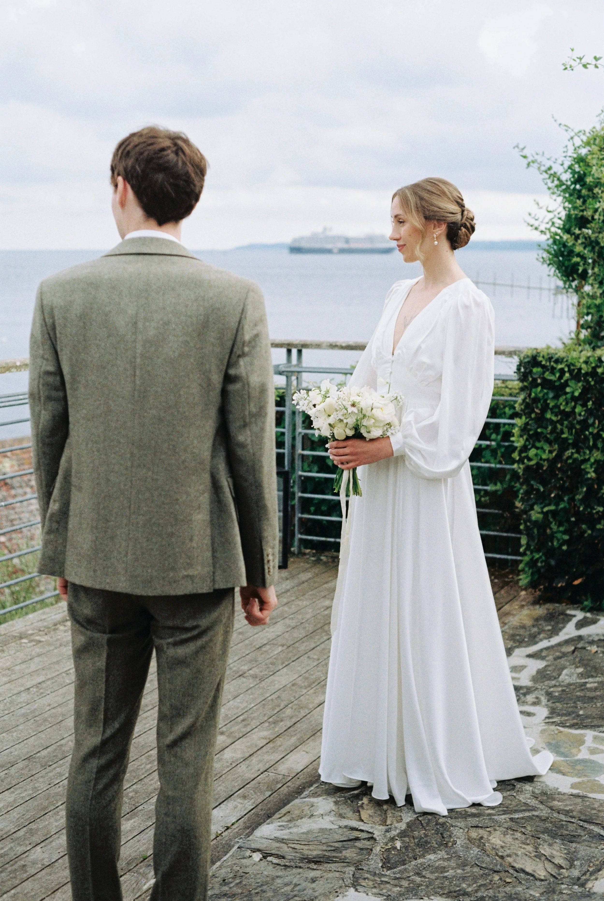 a dreamy spring elopement captured on analogue on the Roseland for a riverside wedding with a boat