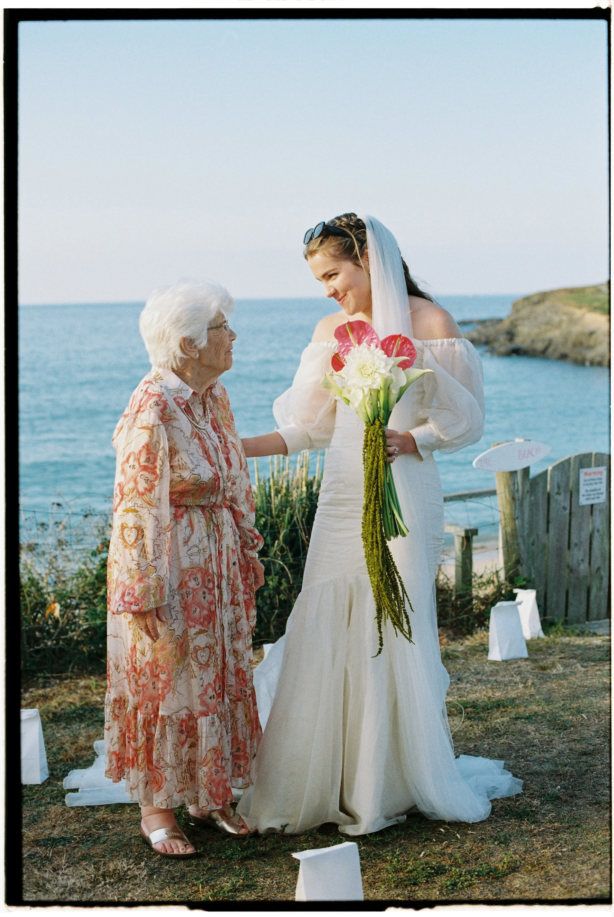 sweet moments captured with grandmother and bride