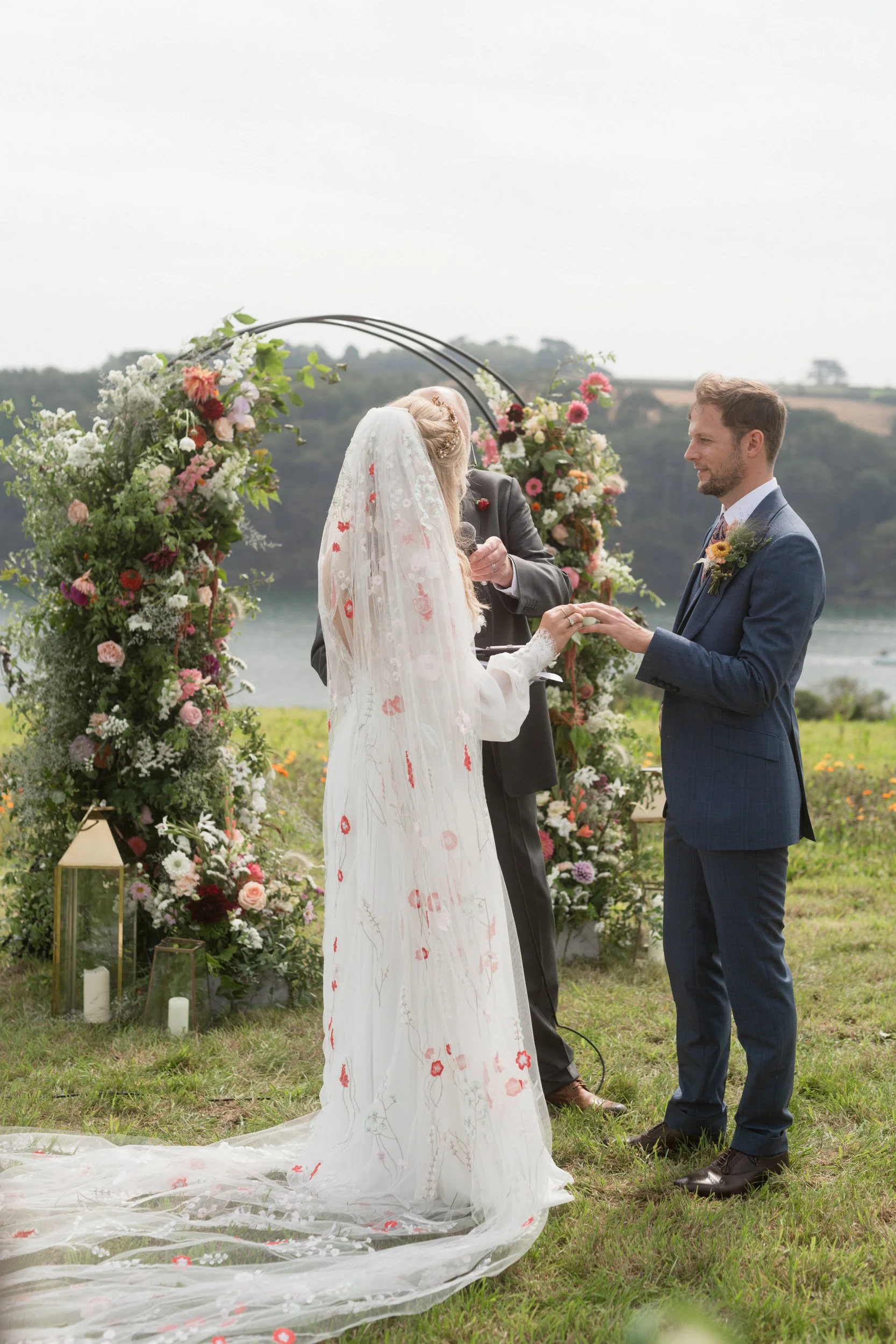 Stylish and luxury wedding photography in cornwall-98.jpg