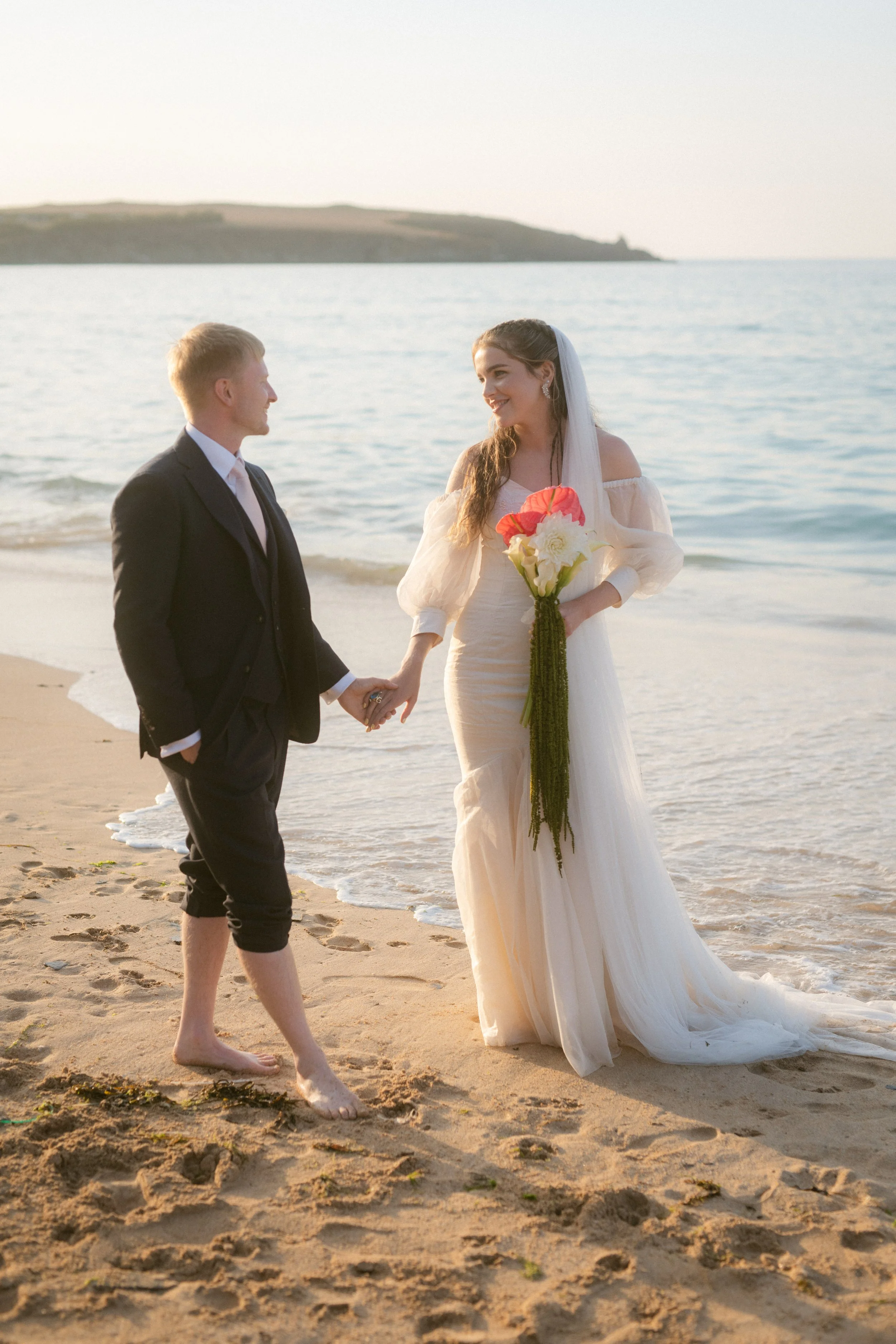 dreamy relaxed couple photos by the sea