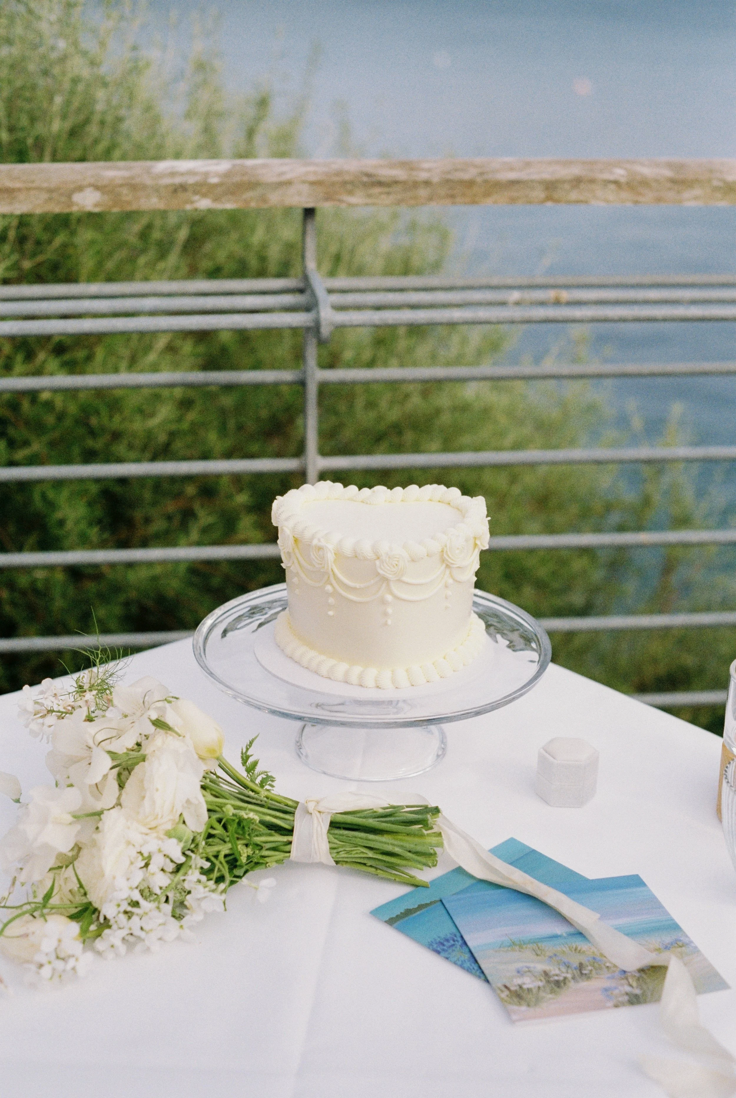 an iced heart shaped wedding cake by ladyvale bakery in newquay